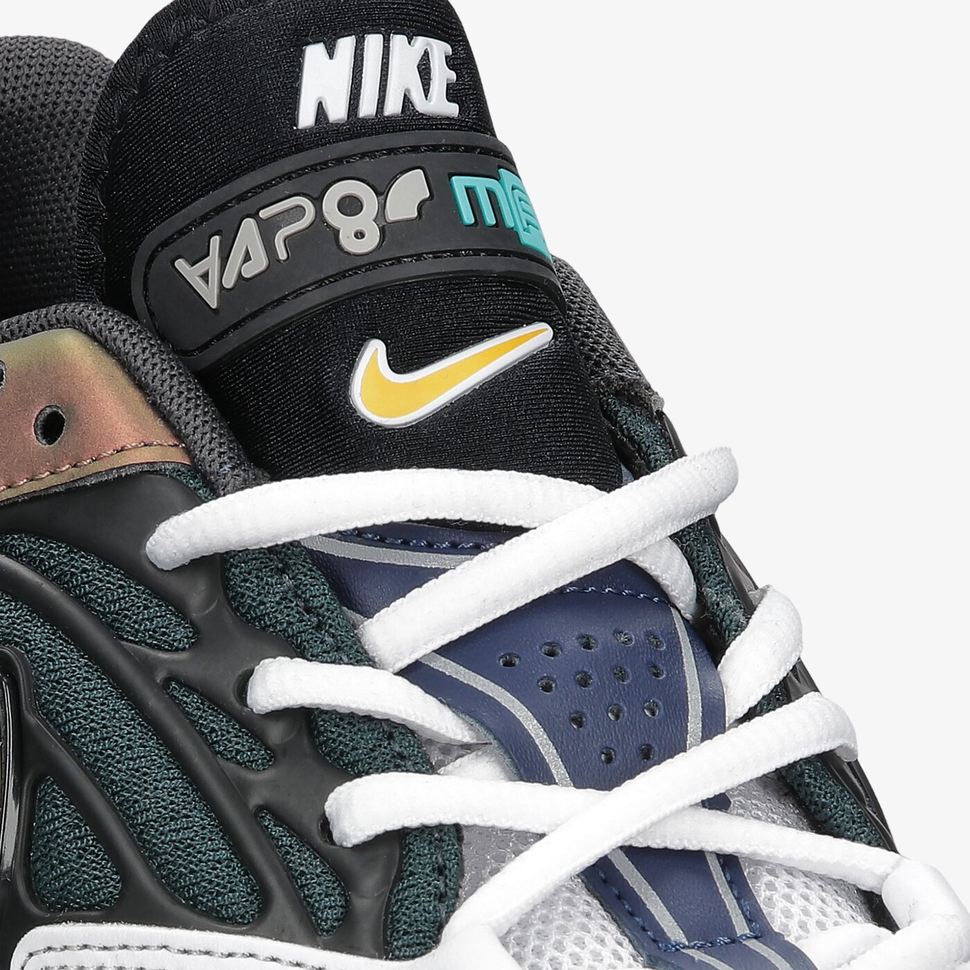 Мъжки маратонки NIKE AIR VAPORMAX EVO ct2868-001 цвят бял