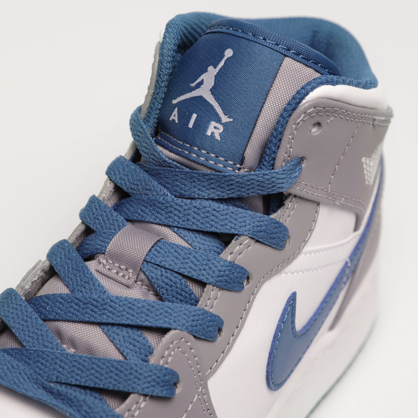 Детски маратонки AIR JORDAN 1 MID (GS) dq8423-014 цвят сив