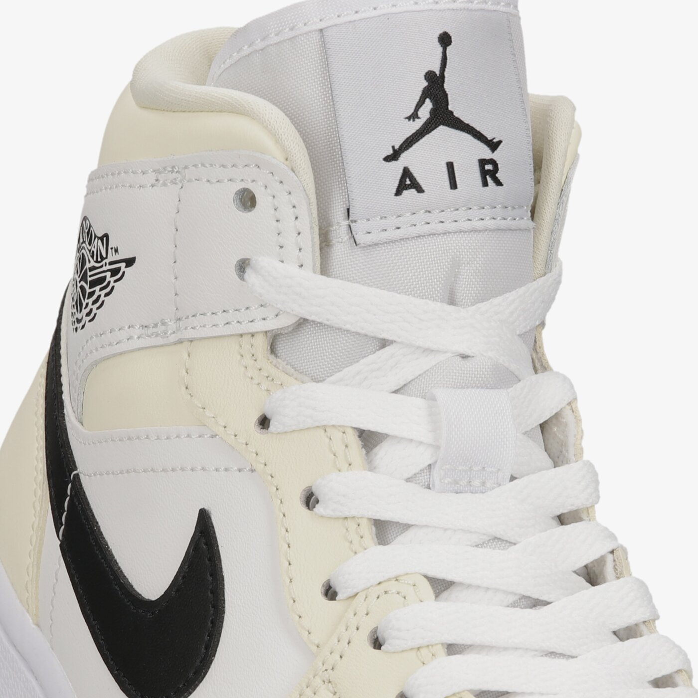 Дамски маратонки AIR JORDAN 1 MID  bq6472-121 цвят бежов