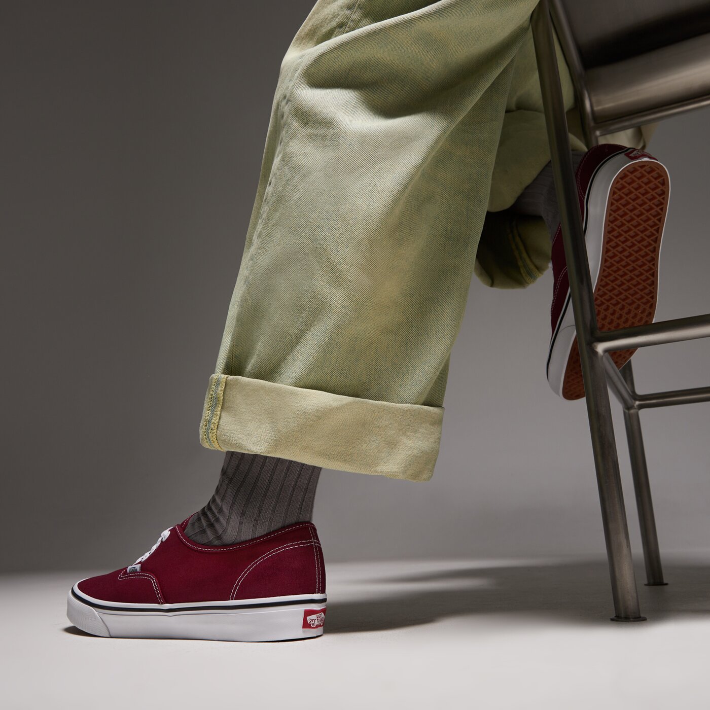 Мъжки маратонки VANS AUTHENTIC  vn000bw5zcf цвят бордо