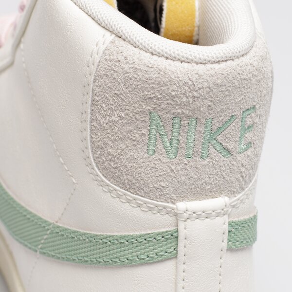 Мъжки маратонки NIKE BLAZER MID '77 PRM do9787-100 цвят бял