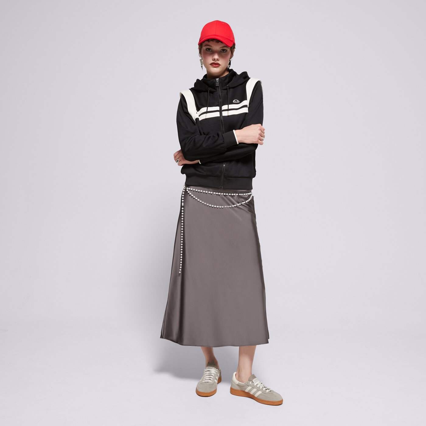 Дамски суичър ELLESSE СУИТЧЪР СЪС ЗАКОПЧАВАНЕ С КАЧУЛКА PERNA   BLK/OWHT C sgt19163054 цвят черен