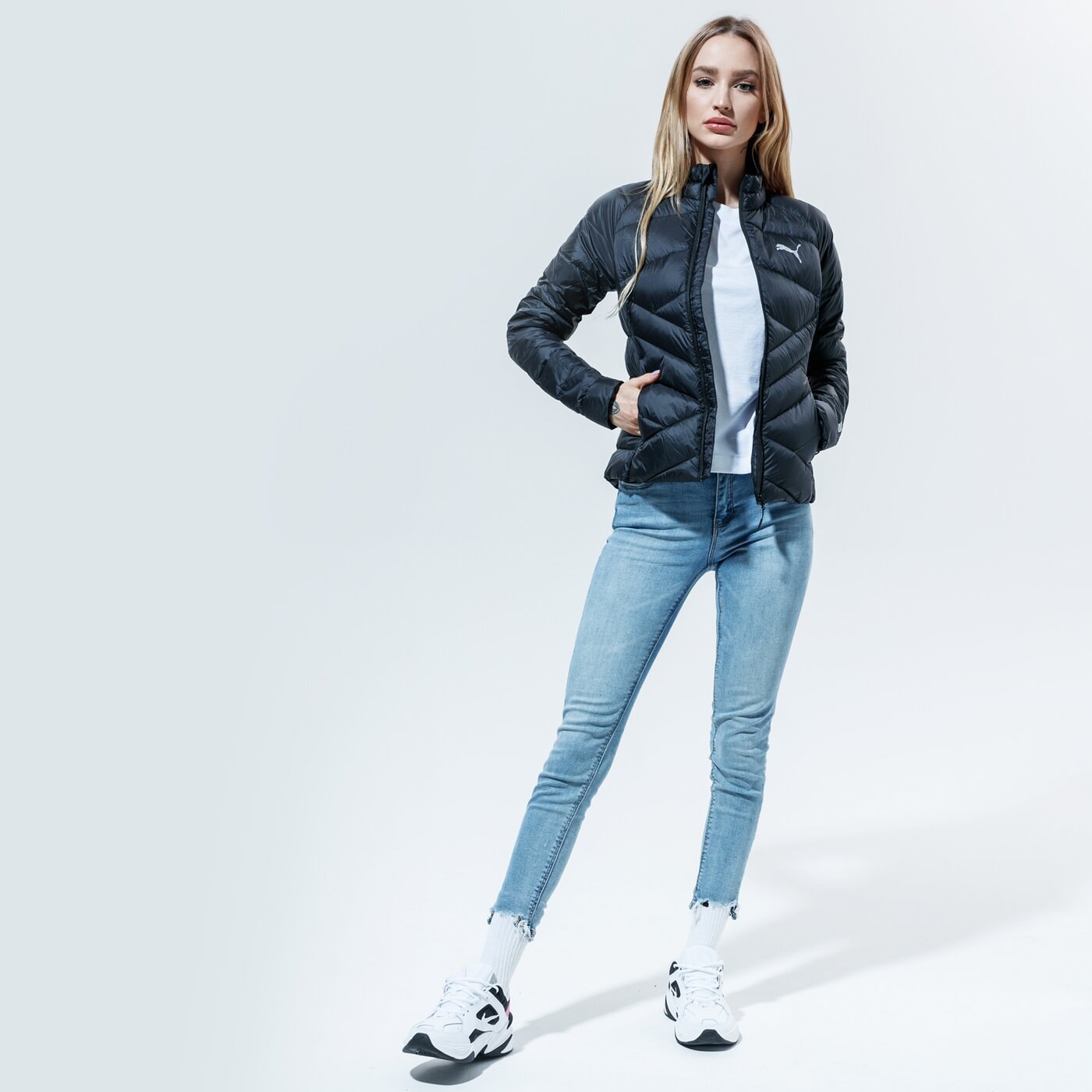 Дамска тениска VANS ТЕНИСКА WM JUNIOR V BOXY WHITE vn0a4mflwht1 цвят бял