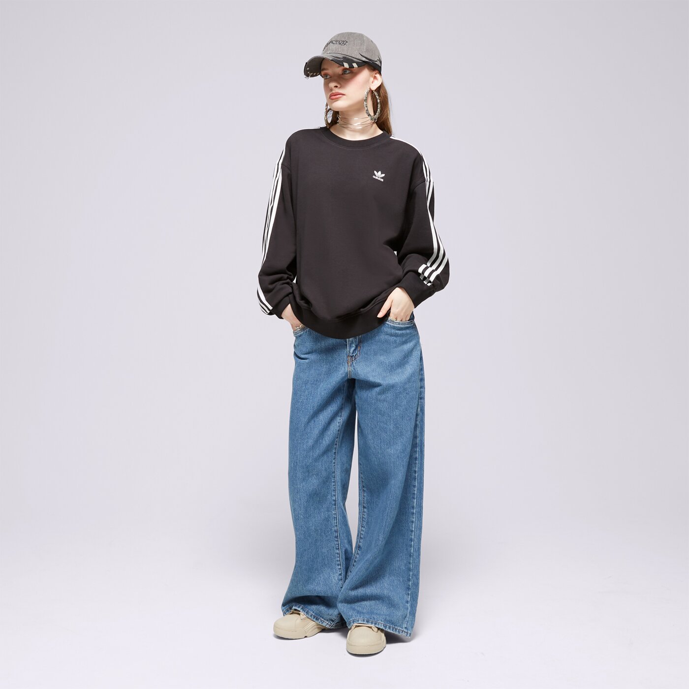 Дамски суичър ADIDAS СУИТЧЪР 3 S CREW OS iu2423 цвят черен