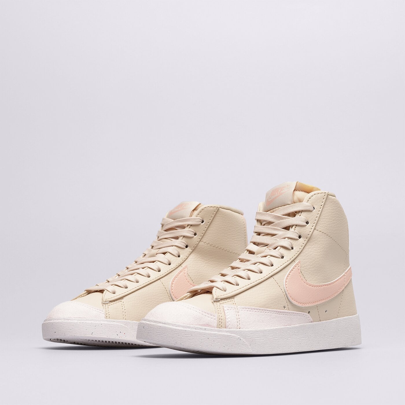 Дамски маратонки NIKE W BLAZER MID '77 NEXT NATURE fb0780-100 цвят бежов