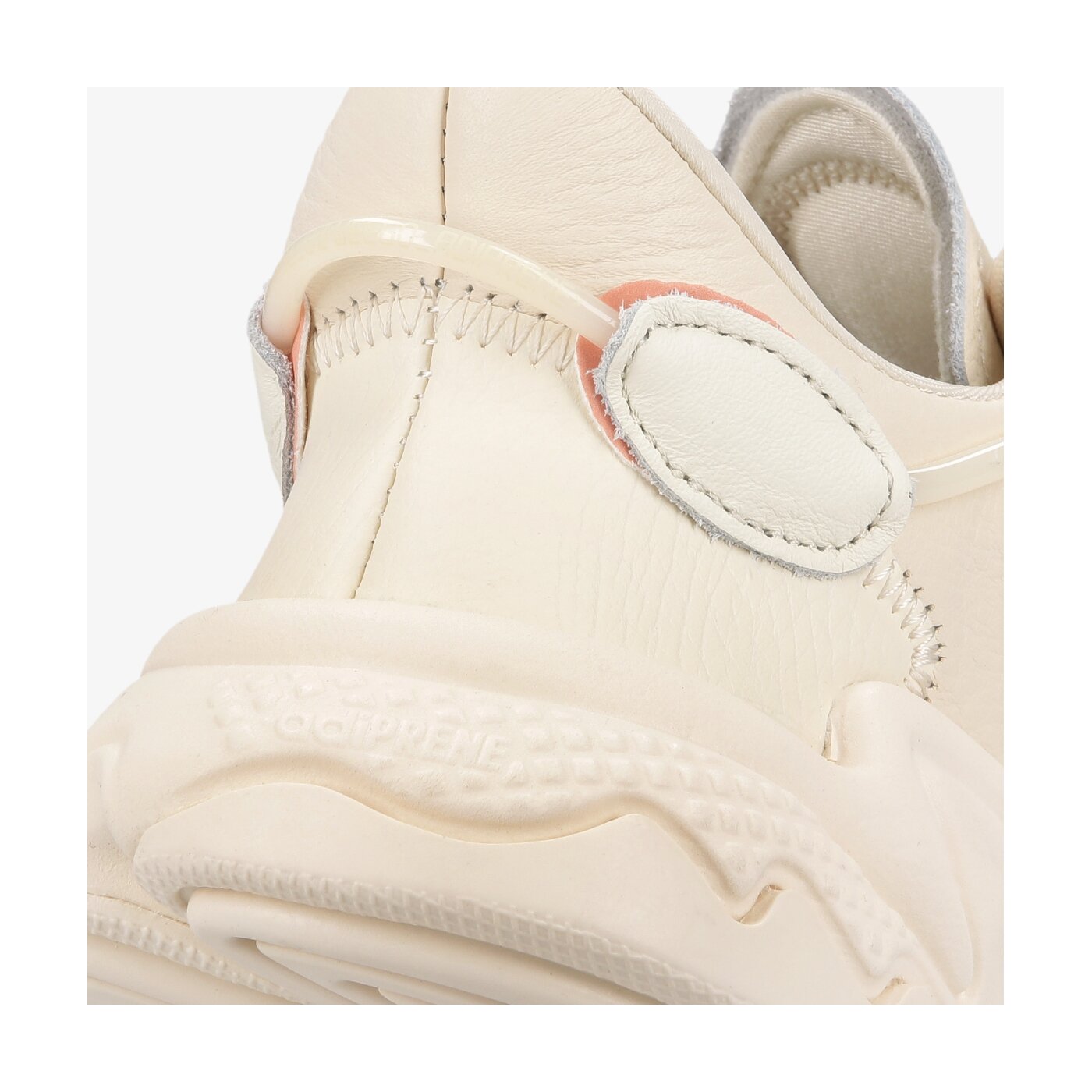 Дамски маратонки ADIDAS OZWEEGO W gw8017 цвят бежов