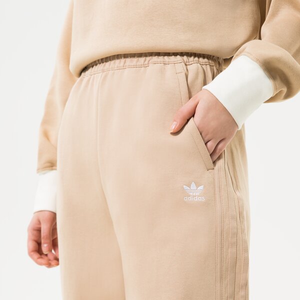 Дамски панталони ADIDAS ПАНТАЛОНИ CUFFED PANT hk5065 цвят бежов