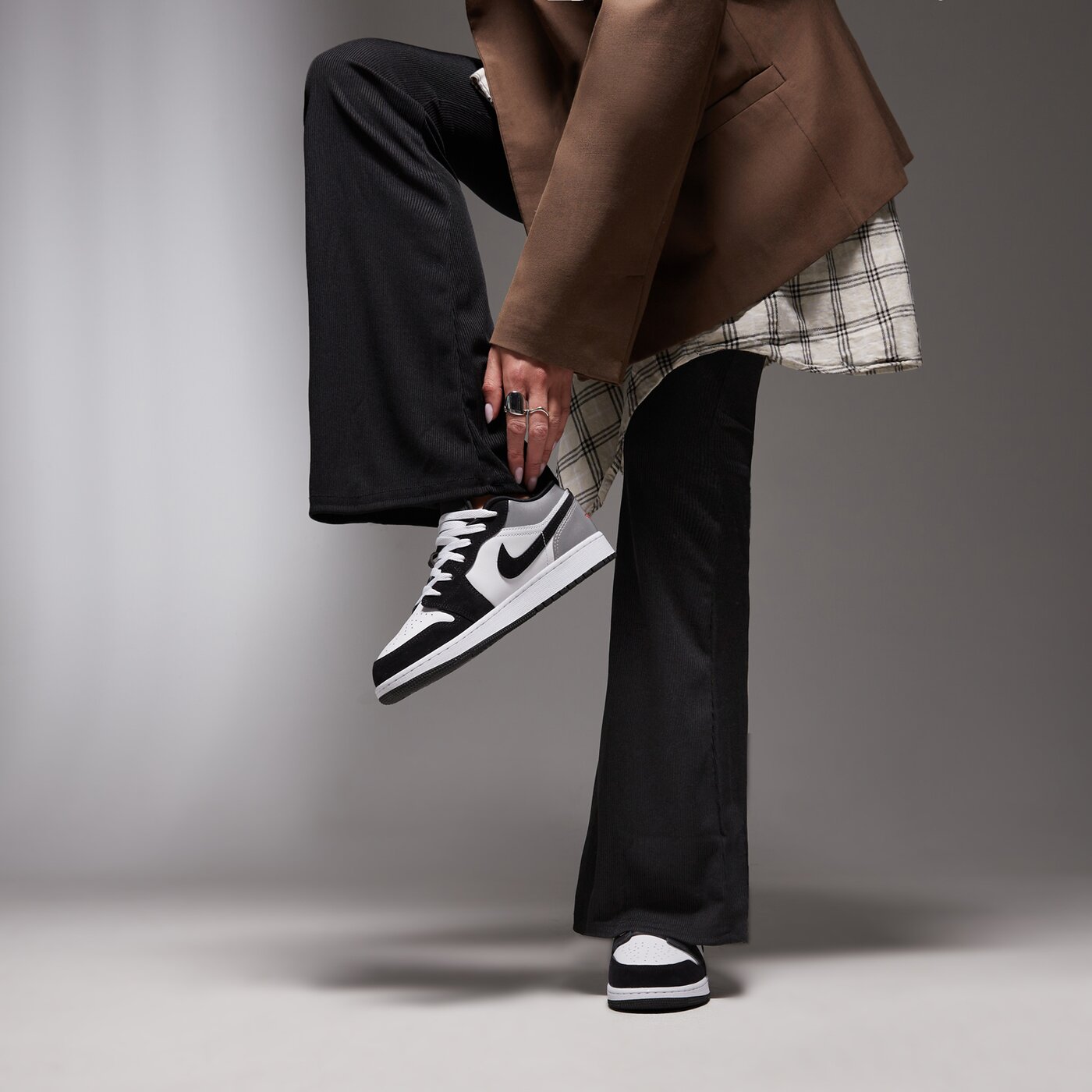 Детски маратонки JORDAN AIR JORDAN 1 LOW SE hf3188-106 цвят сив