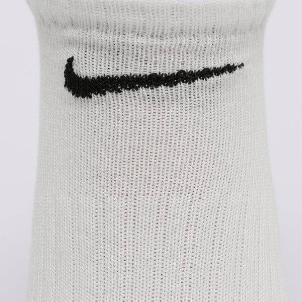 Дамски чорапи NIKE 3 PACK LOW SOCKS  sx7678-964 цвят многоцветен