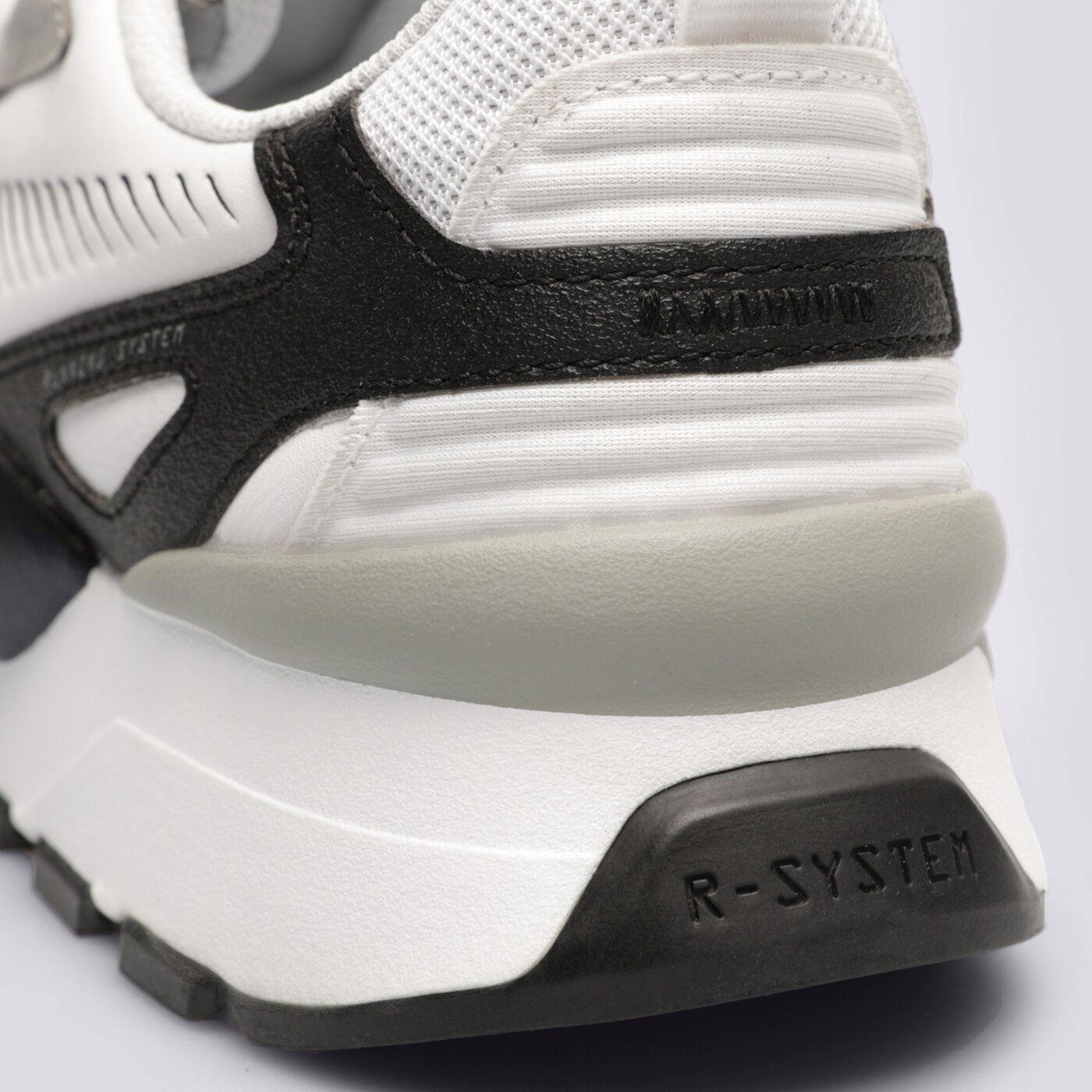 Мъжки маратонки PUMA RS 3.0 ESSENTIALS 39261103 цвят бял