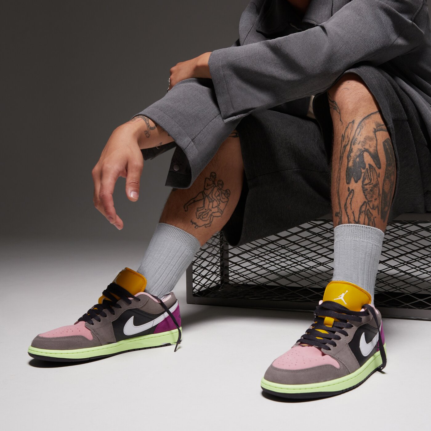 Мъжки маратонки AIR JORDAN 1 LOW SE  hq2010-005 цвят многоцветен