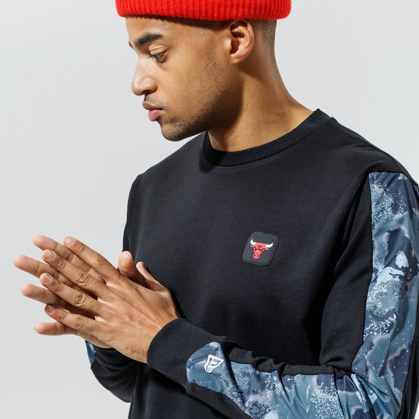 Мъжки суичър NEW ERA СУИТЧЪР NEW ERA OUTDR UTLTY PANEL CRW CHIBUL BLK 12827168 цвят черен