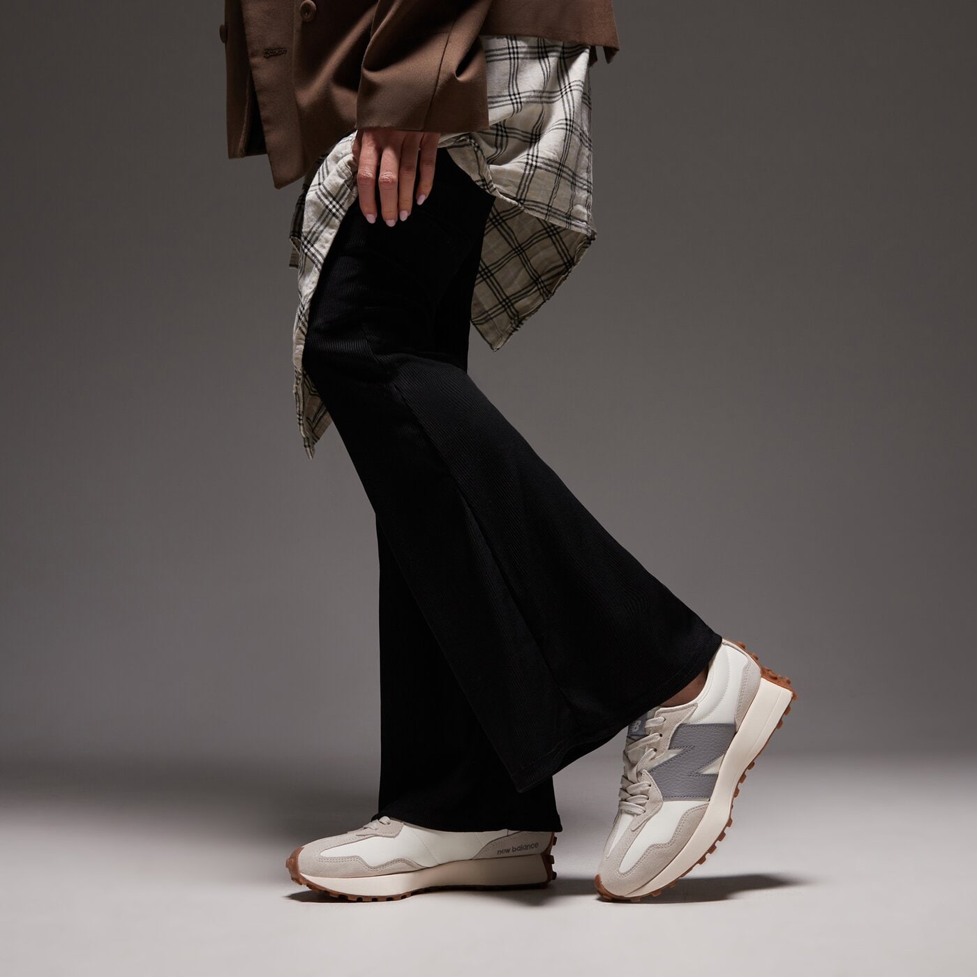 Дамски маратонки NEW BALANCE U327LT u327lt цвят бежов