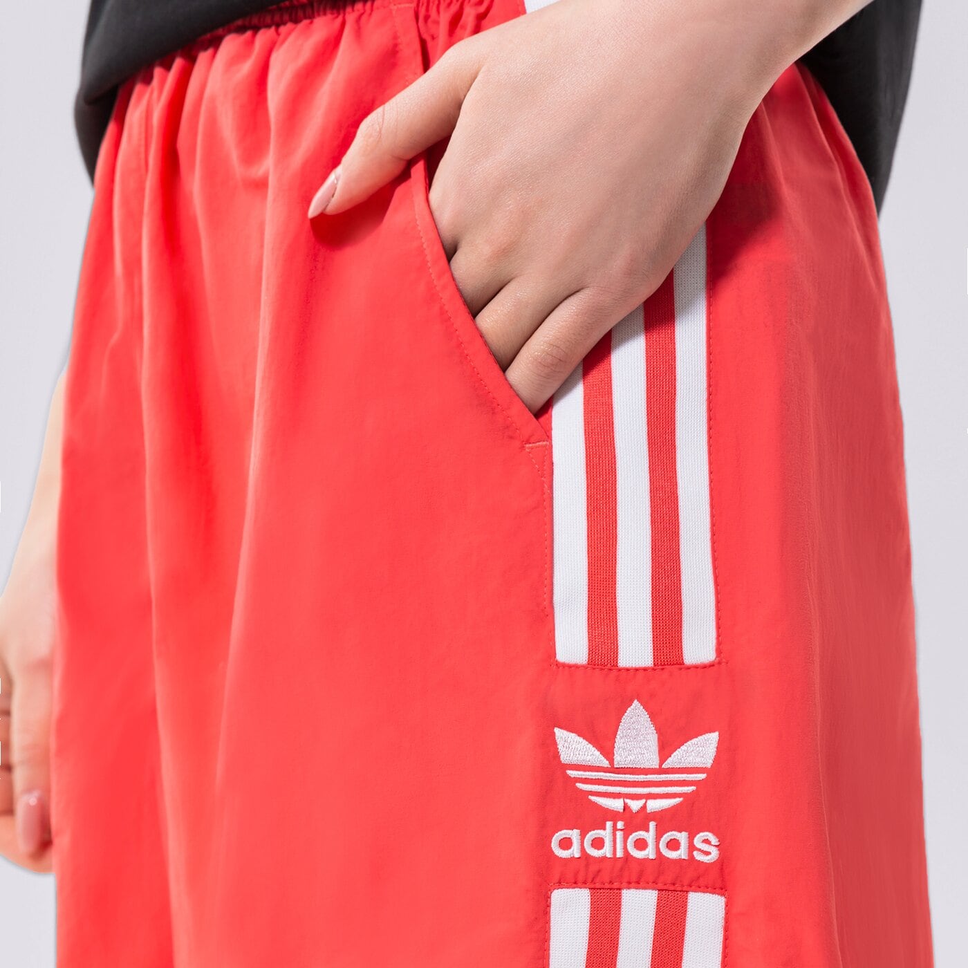 Дамски къси панталони ADIDAS ШОРТИ SHORT hf7454 цвят оранжев