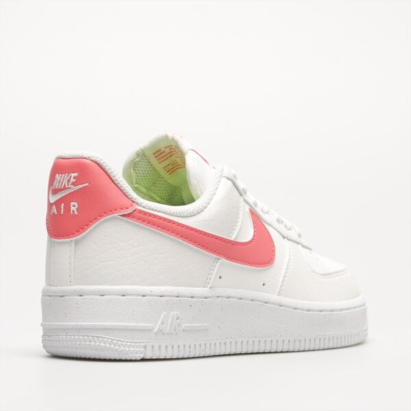 Дамски маратонки NIKE AIR FORCE 1 '07 SE dv3808-100 цвят бял