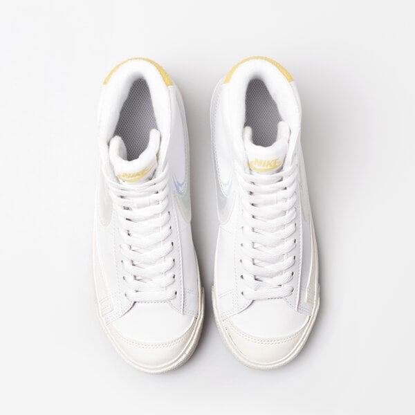 Детски маратонки NIKE BLAZER MID '77 GS dx3070-100 цвят многоцветен