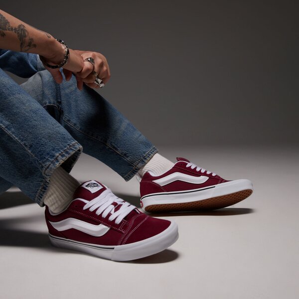 Мъжки маратонки VANS KNU SKOOL  vn000d22zcf цвят бордо