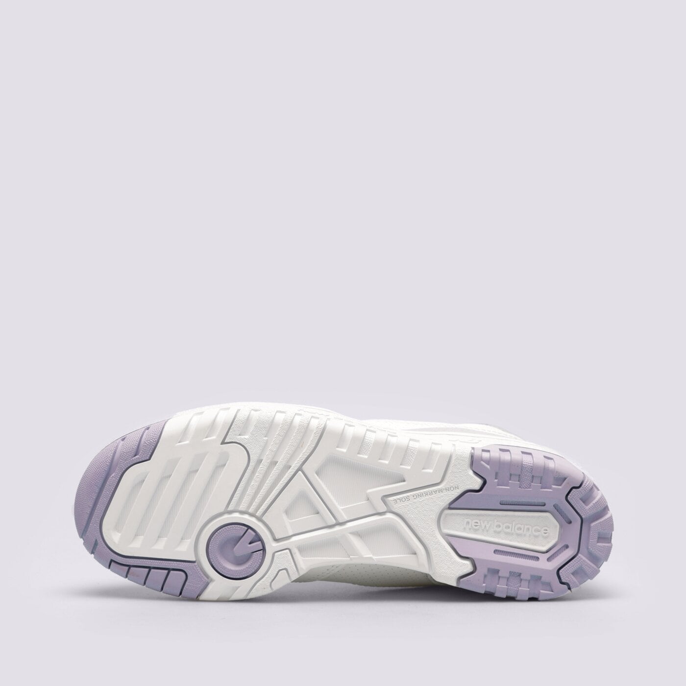 Дамски маратонки NEW BALANCE 550  bbw550bv цвят бял