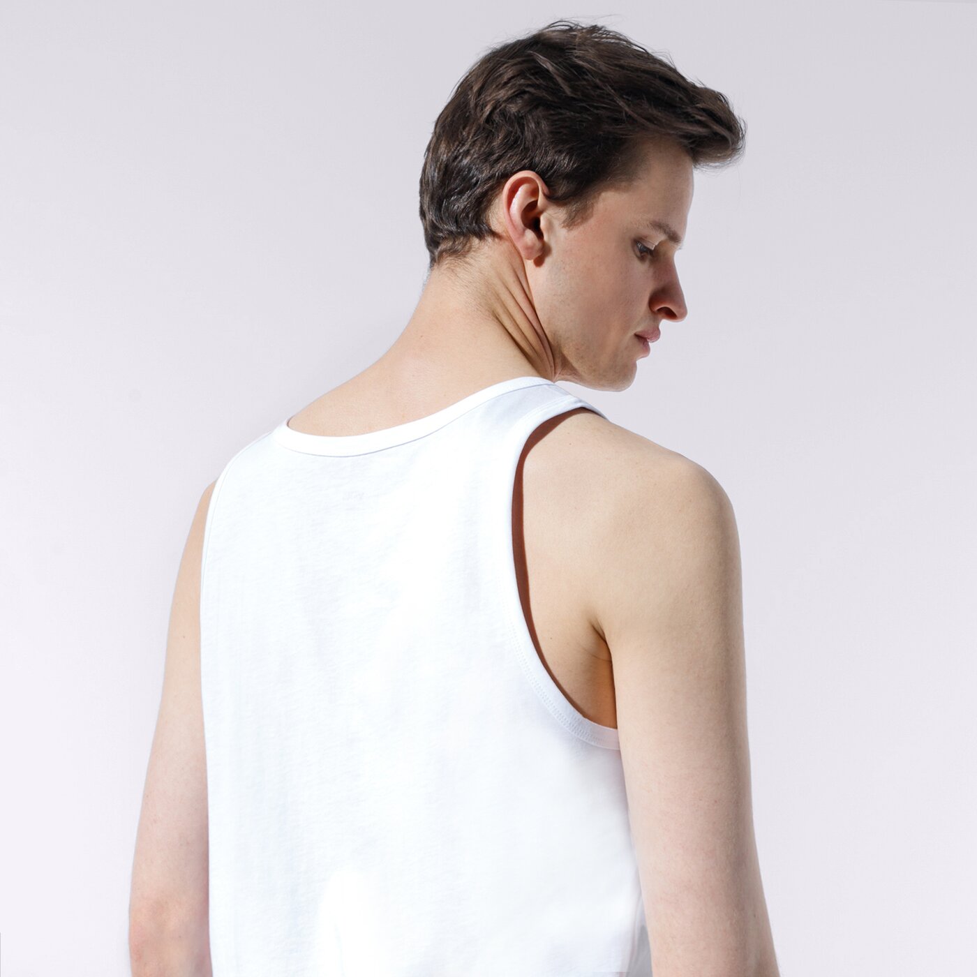 Мъжка тениска VANS ПОТНИК VANS CLASSIC ПОТНИК vn000y8vyb21 цвят бял