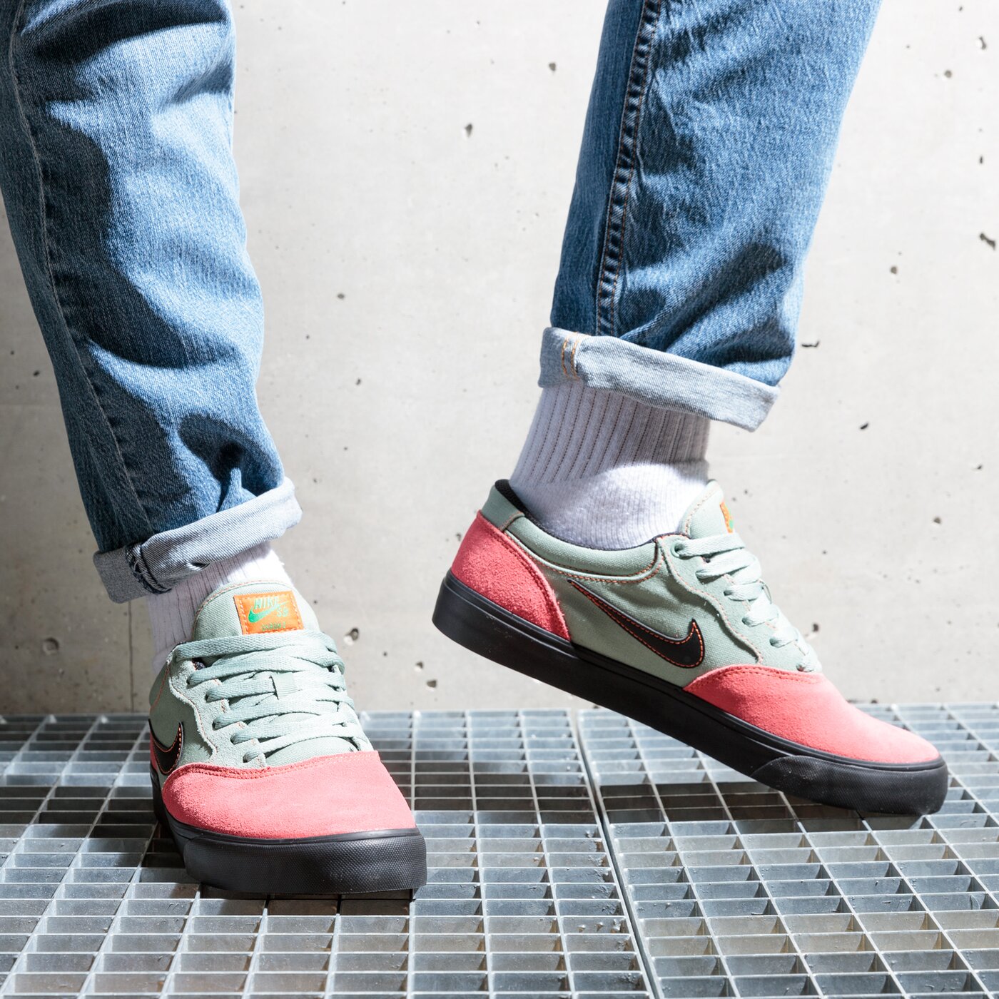 Мъжки маратонки NIKE SB CHRON 2 dm3493-603 цвят сив