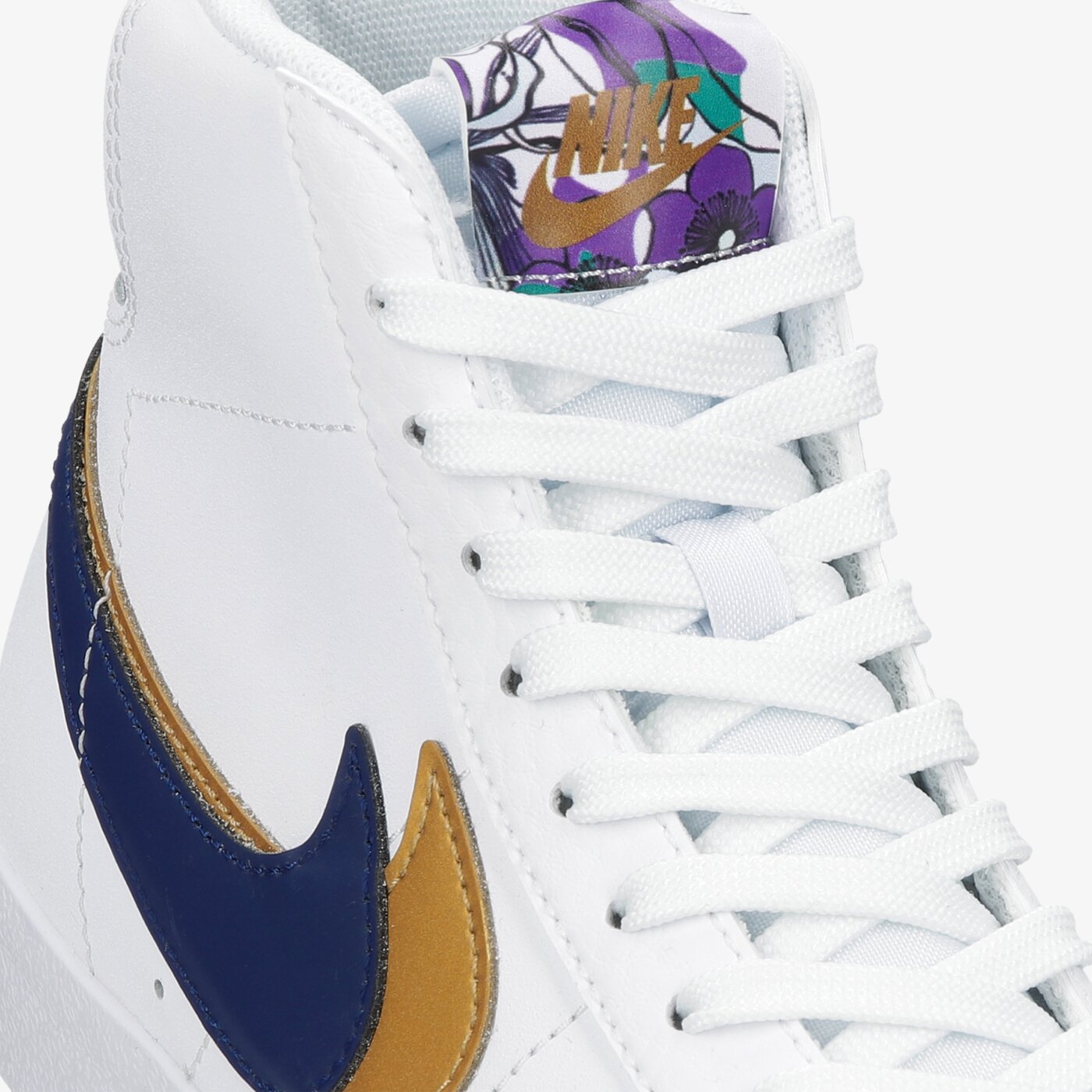 Детски маратонки NIKE BLAZER MID '77 SE dd1847-102 цвят бял