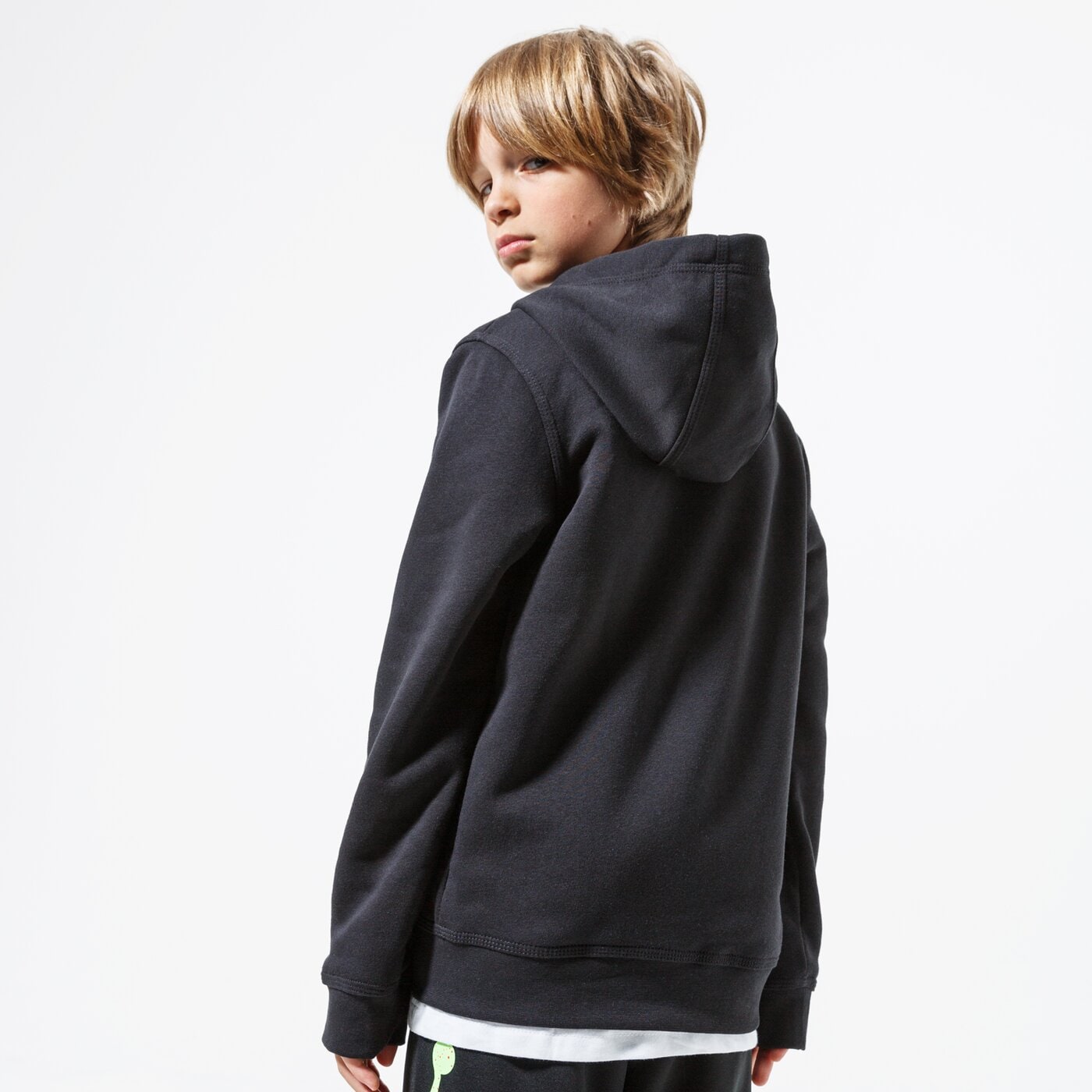 Детски суичър NIKE СУИТЧЪР СЪС ЗАКОПЧАВАНЕ   С КАЧУЛКА SPORTSWEAR CLUB BOY bv3699-010 цвят черен