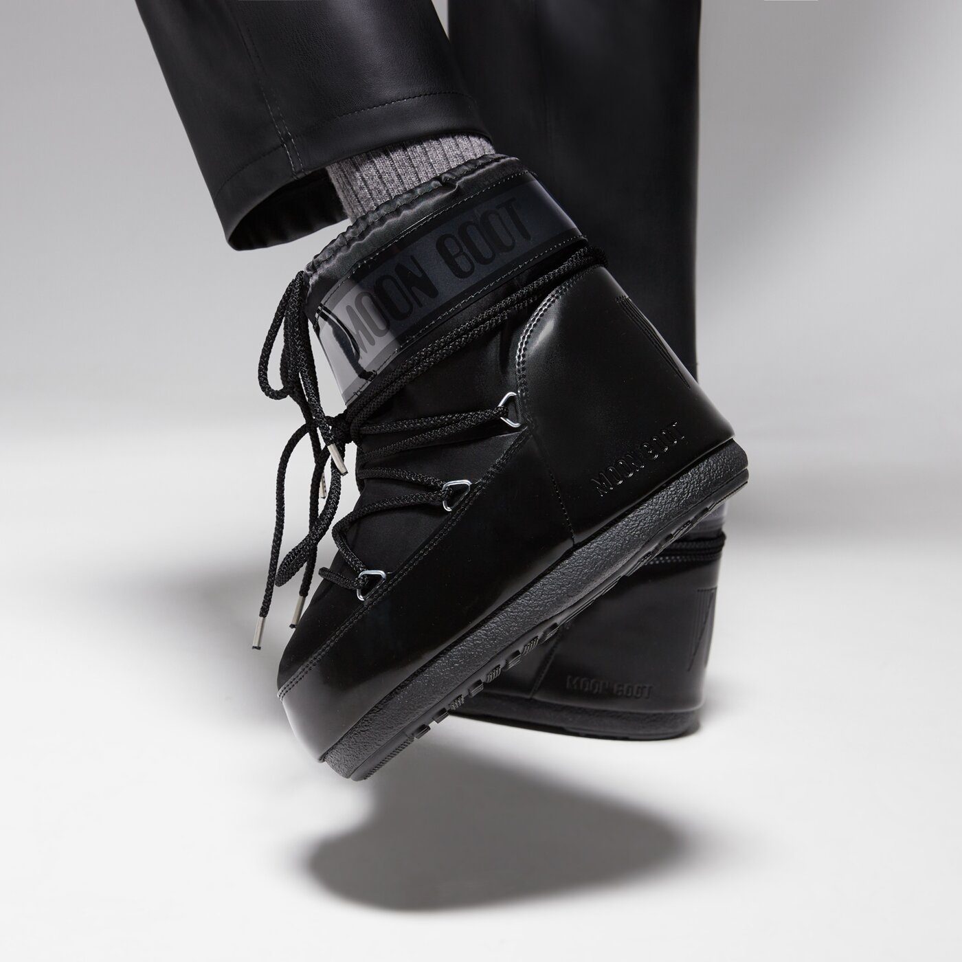 Дамски кежуал MOON BOOT ICON LOW GLANCE  80d1409350n001 цвят черен