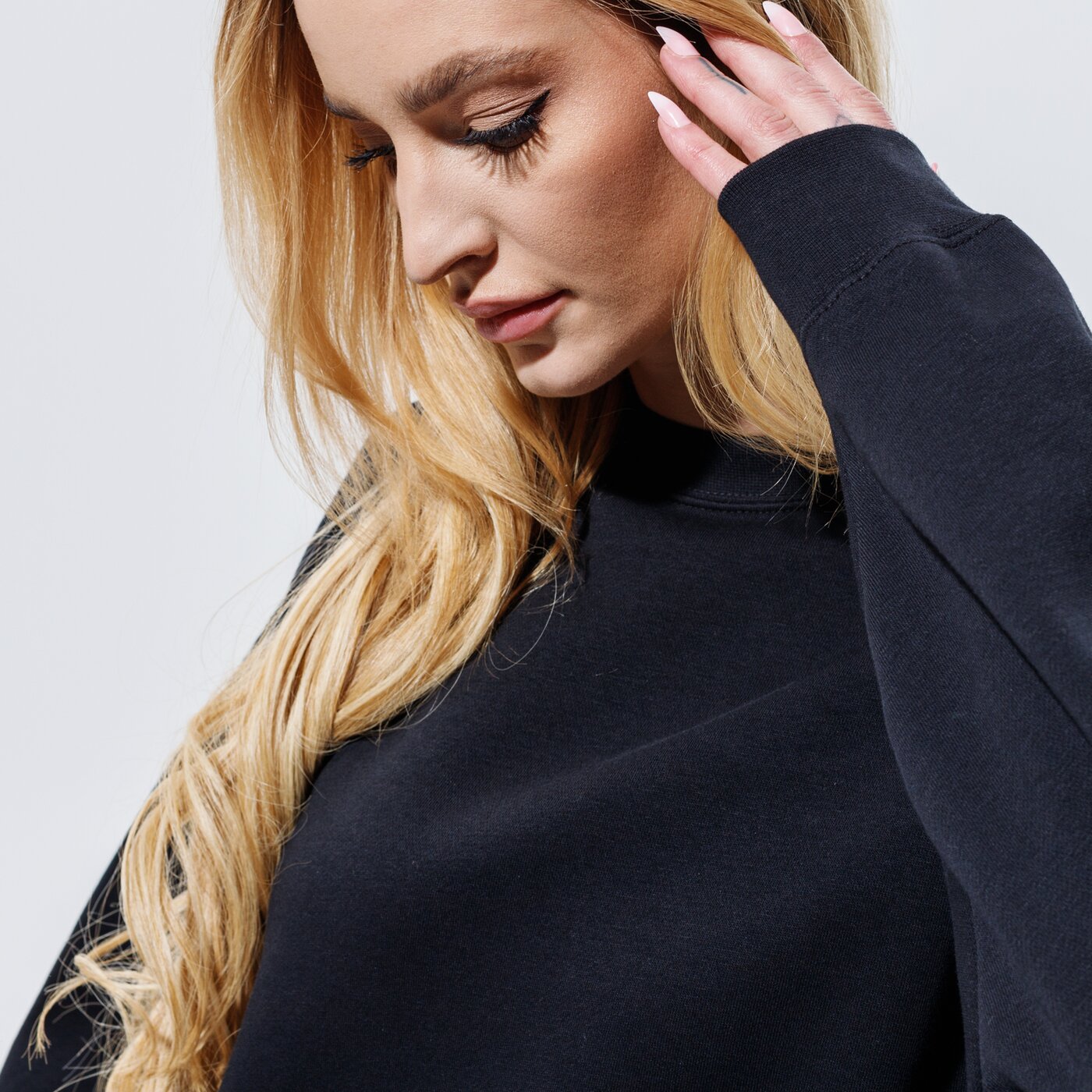 Дамски суичър NIKE СУИТЧЪР SPORTSWEAR ESSENTIALS ck0168-010 цвят черен