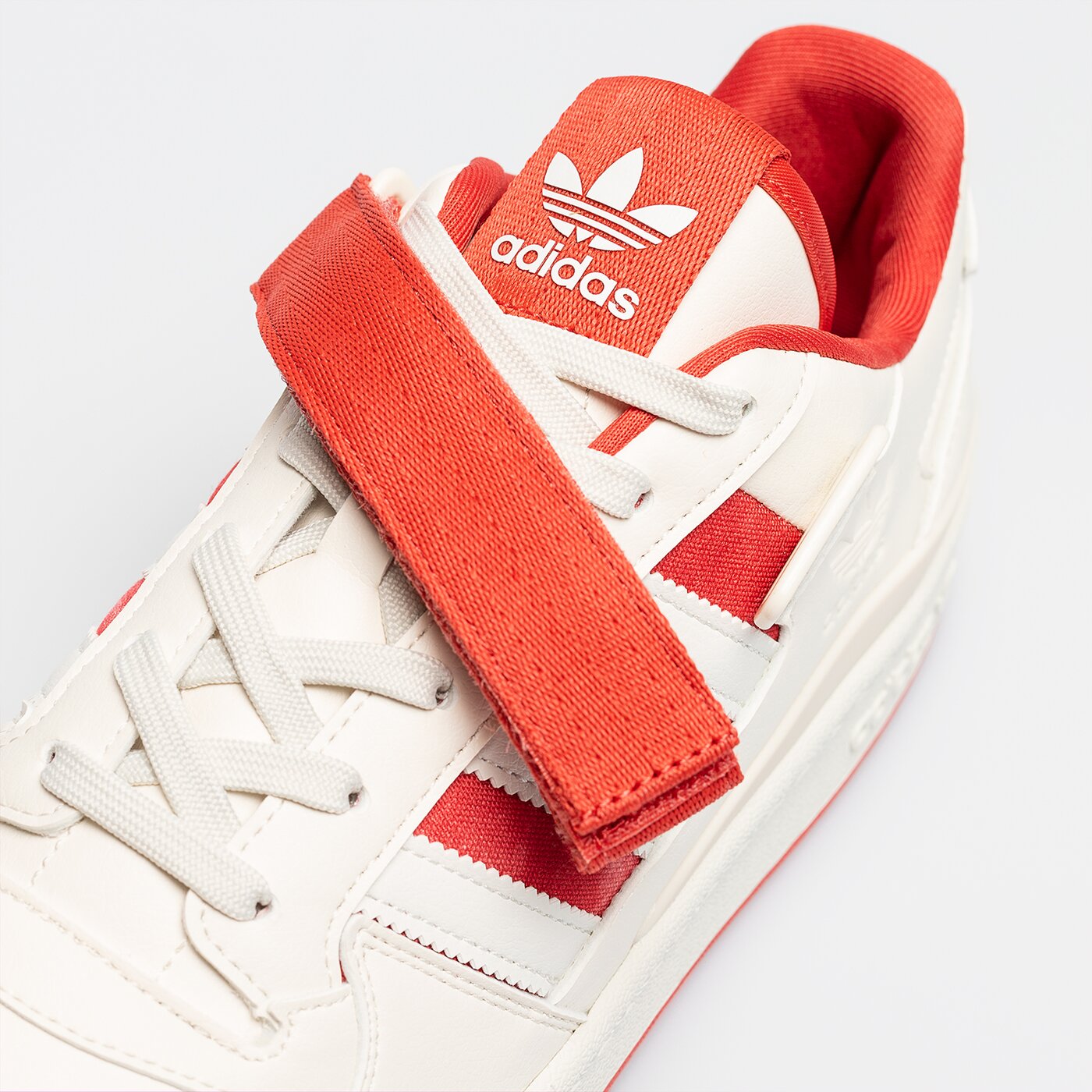 Мъжки маратонки ADIDAS FORUM LOW gw2043 цвят бежов