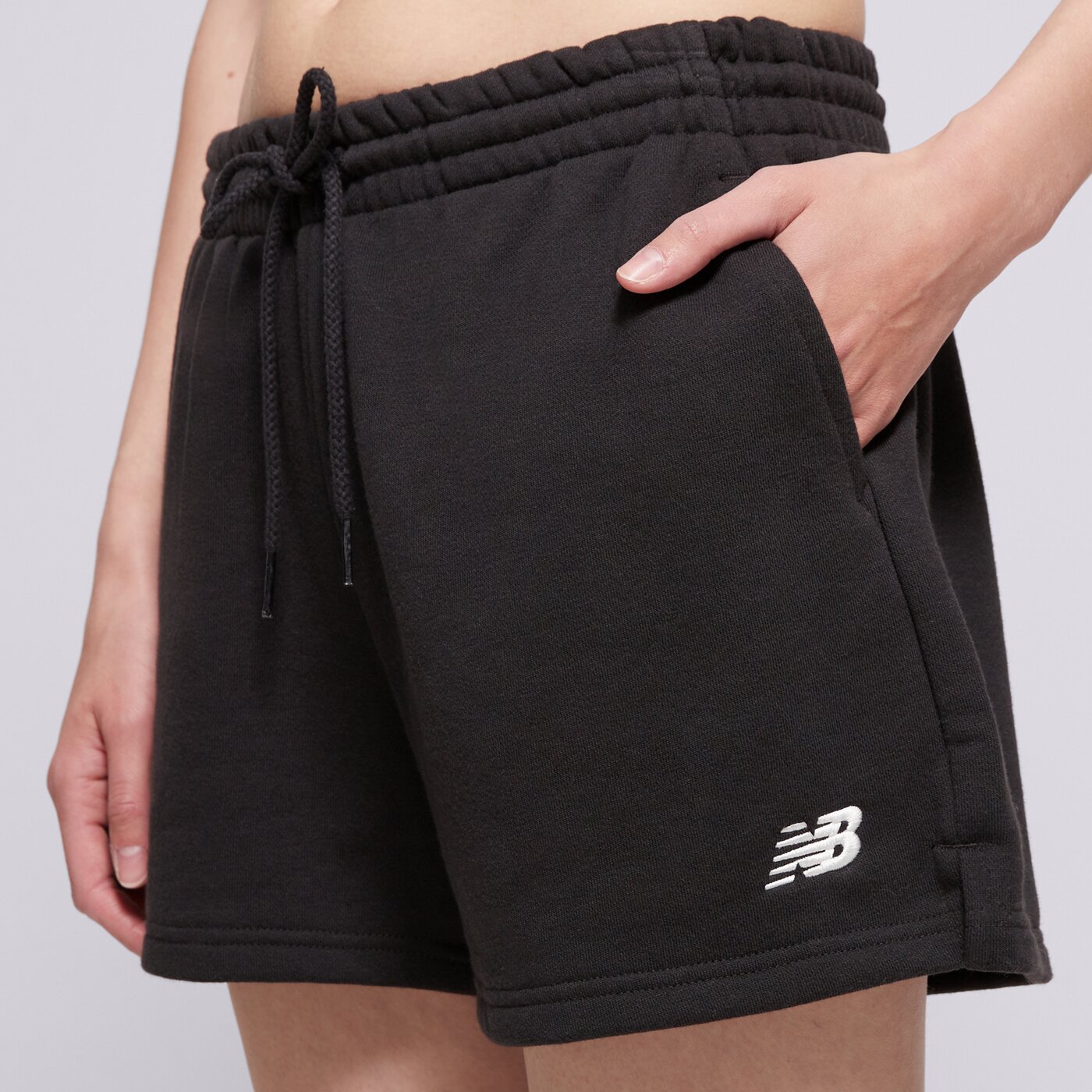 Дамски къси панталони NEW BALANCE ШОРТИ SPORT ESSENTIALS ws41500bk цвят черен