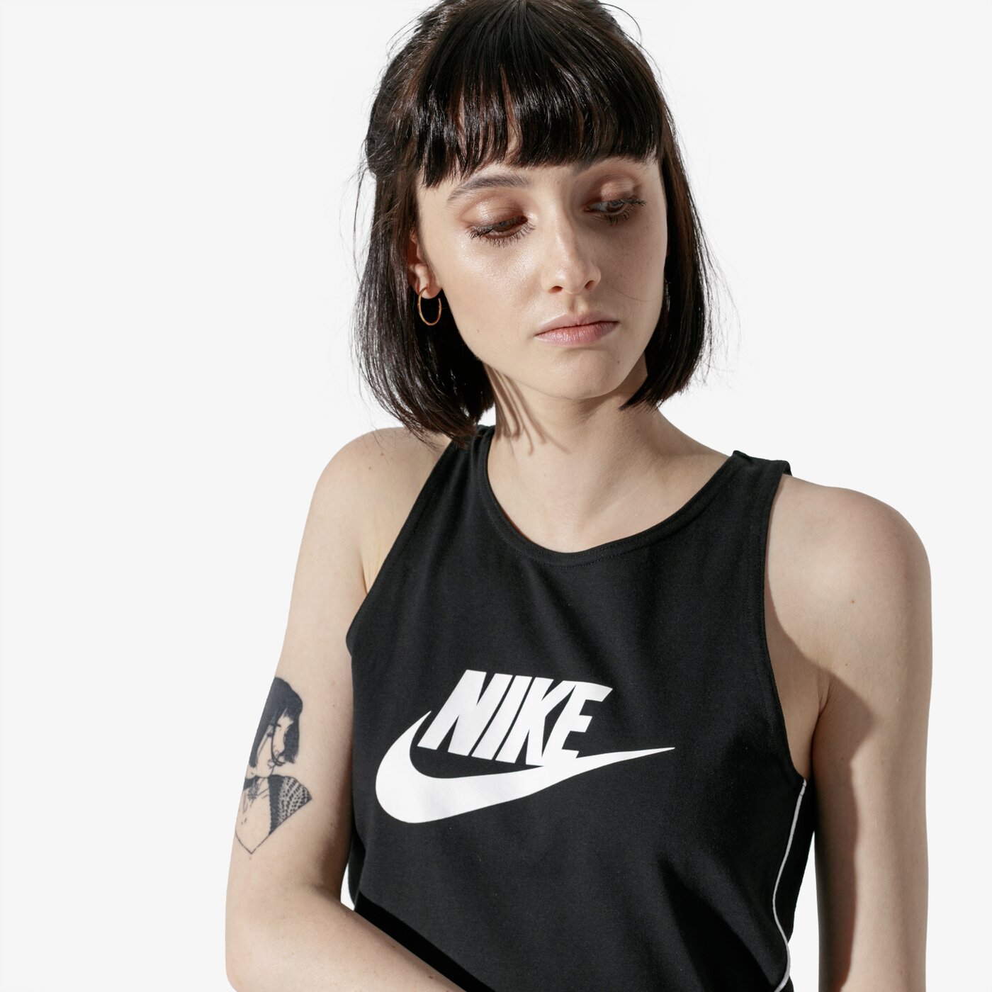 Дамска тениска NIKE ТОП W NSW HRTG ПОТНИК ar2327-010 цвят черен