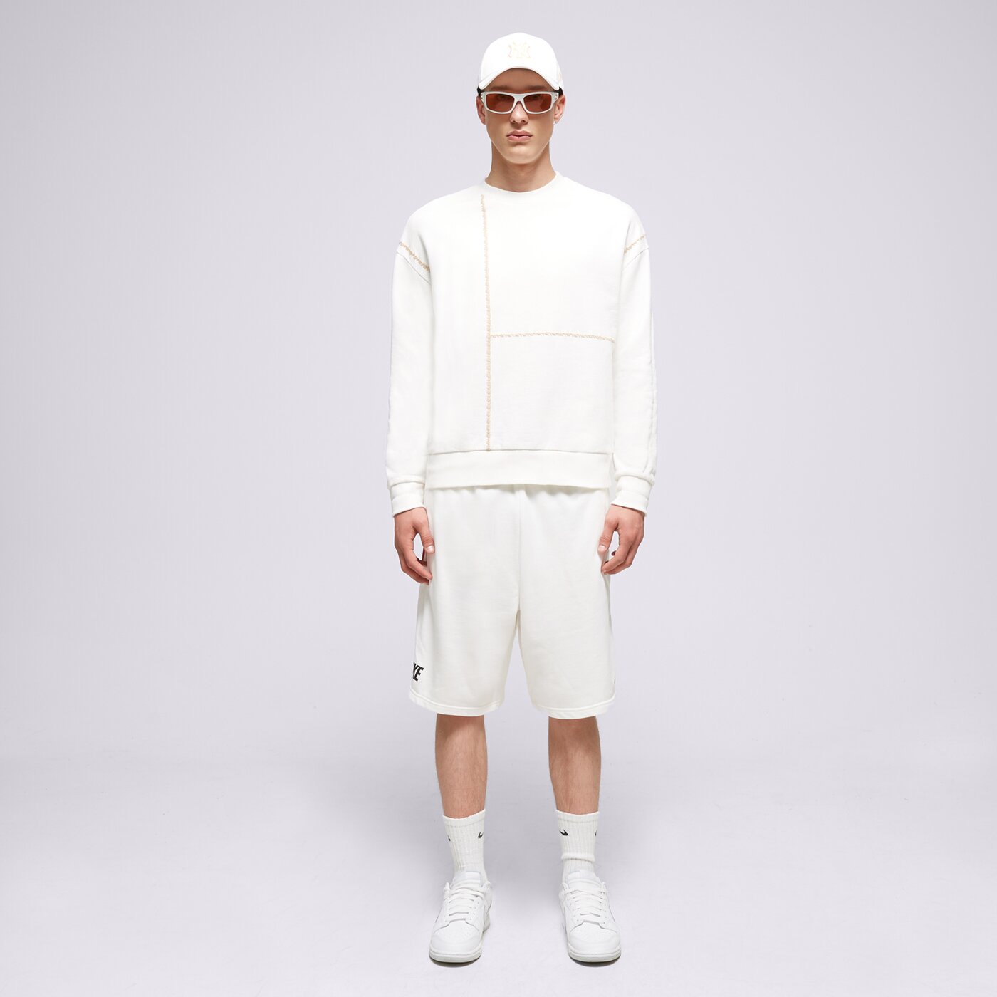 Мъжки къси панталони NIKE ШОРТИ TAPE SHORTS dr9973-100 цвят бял