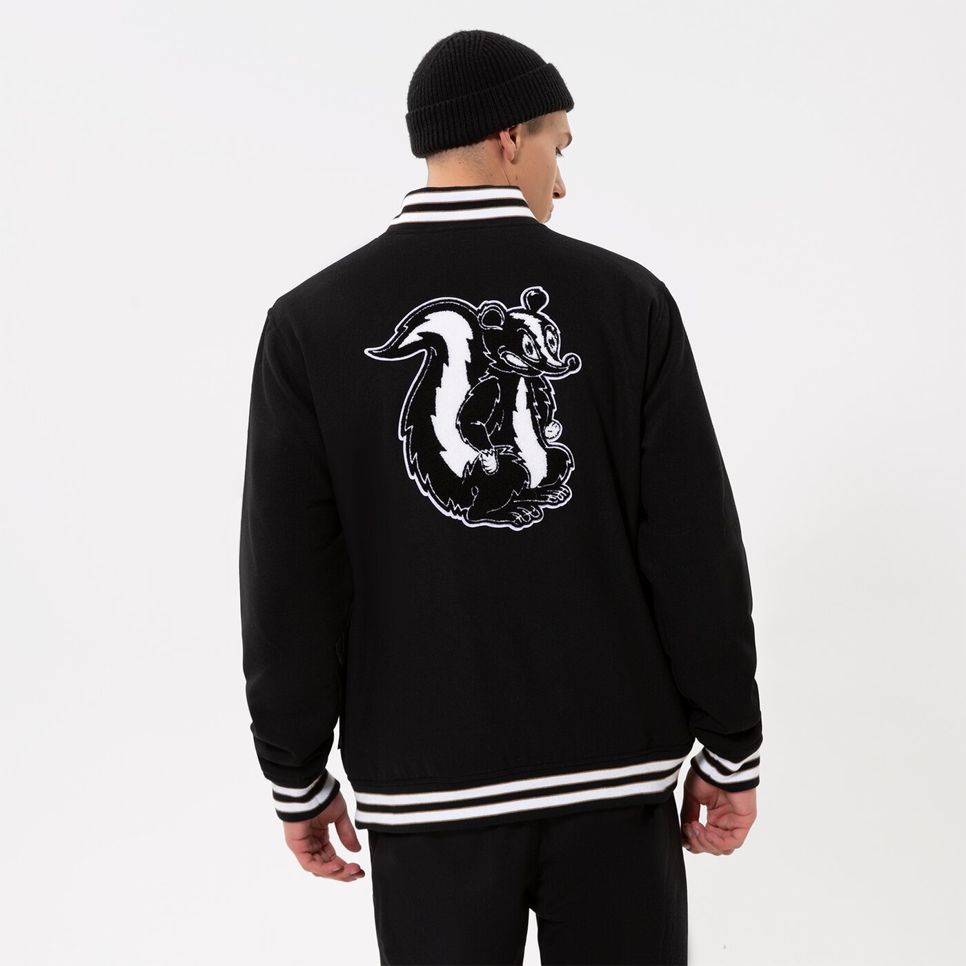 Мъжко преходно яке VANS ЯКЕ CHECKERBOARD RESEARCH VARSITY JACKET vn0a7s92blk1 цвят черен