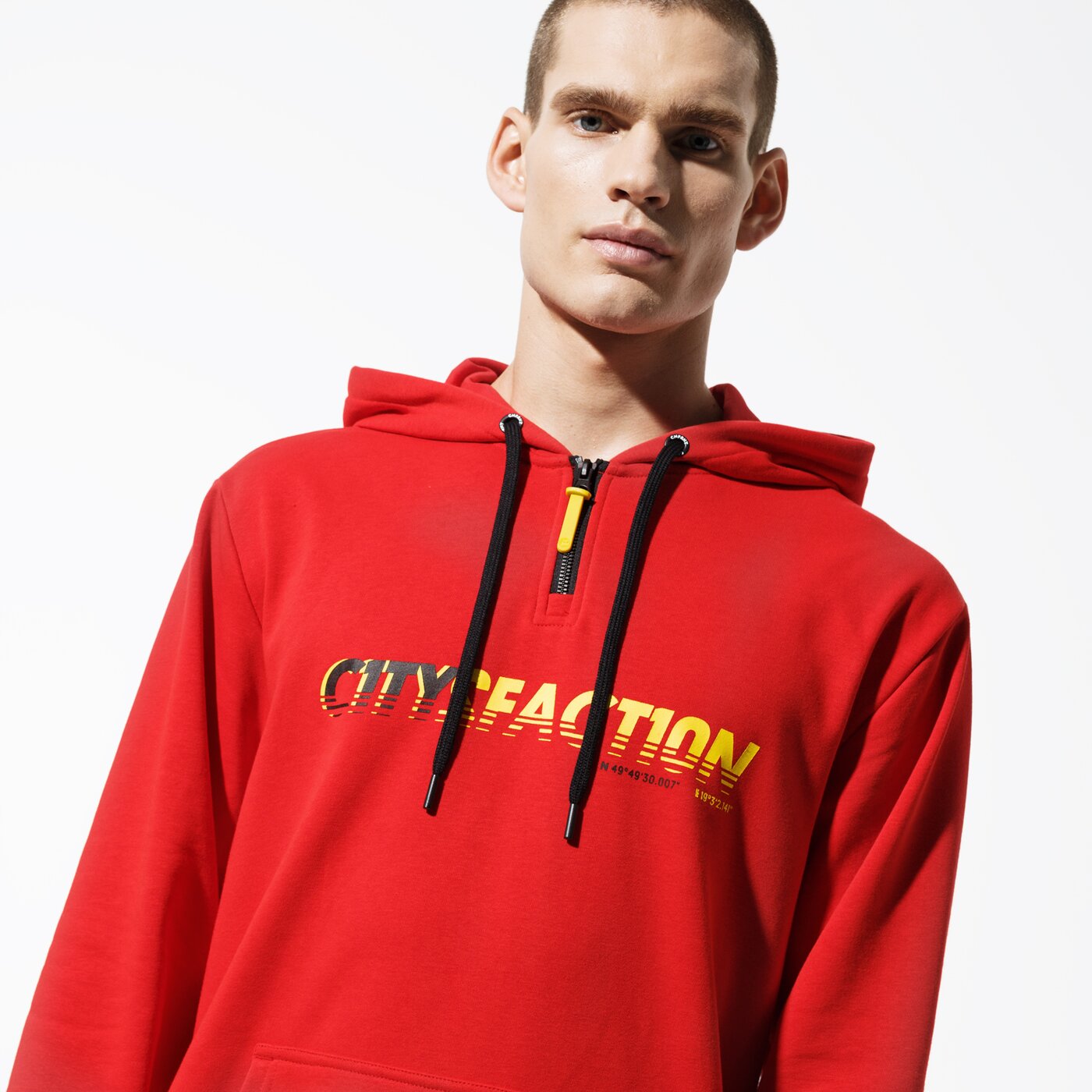 Мъжки суичър CONFRONT СУИТЧЪР С КАЧУЛКА CITY RED HOODY  cf39blm36002 цвят червен