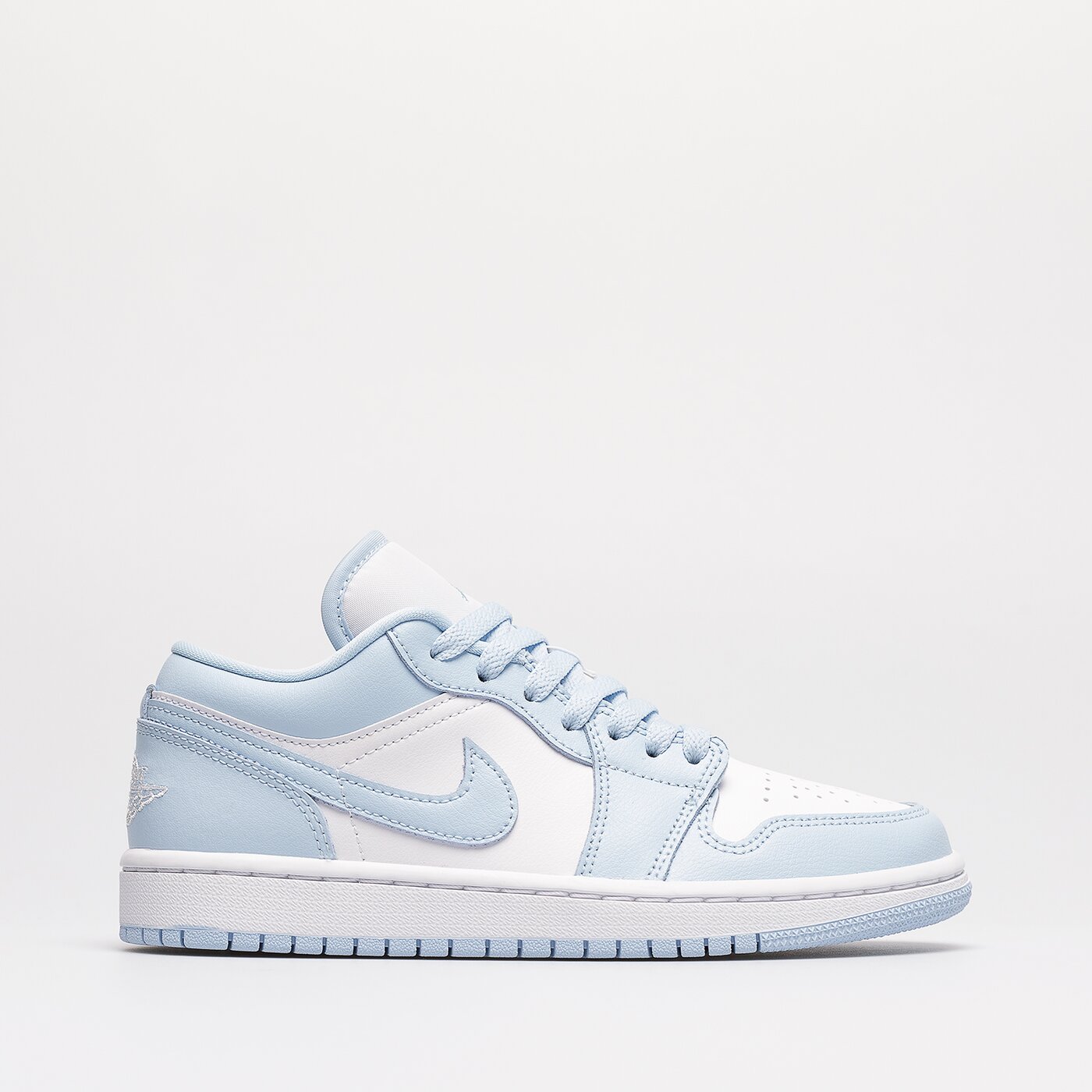 Дамски маратонки WMNS AIR JORDAN 1 LOW  dc0774-141 цвят бял