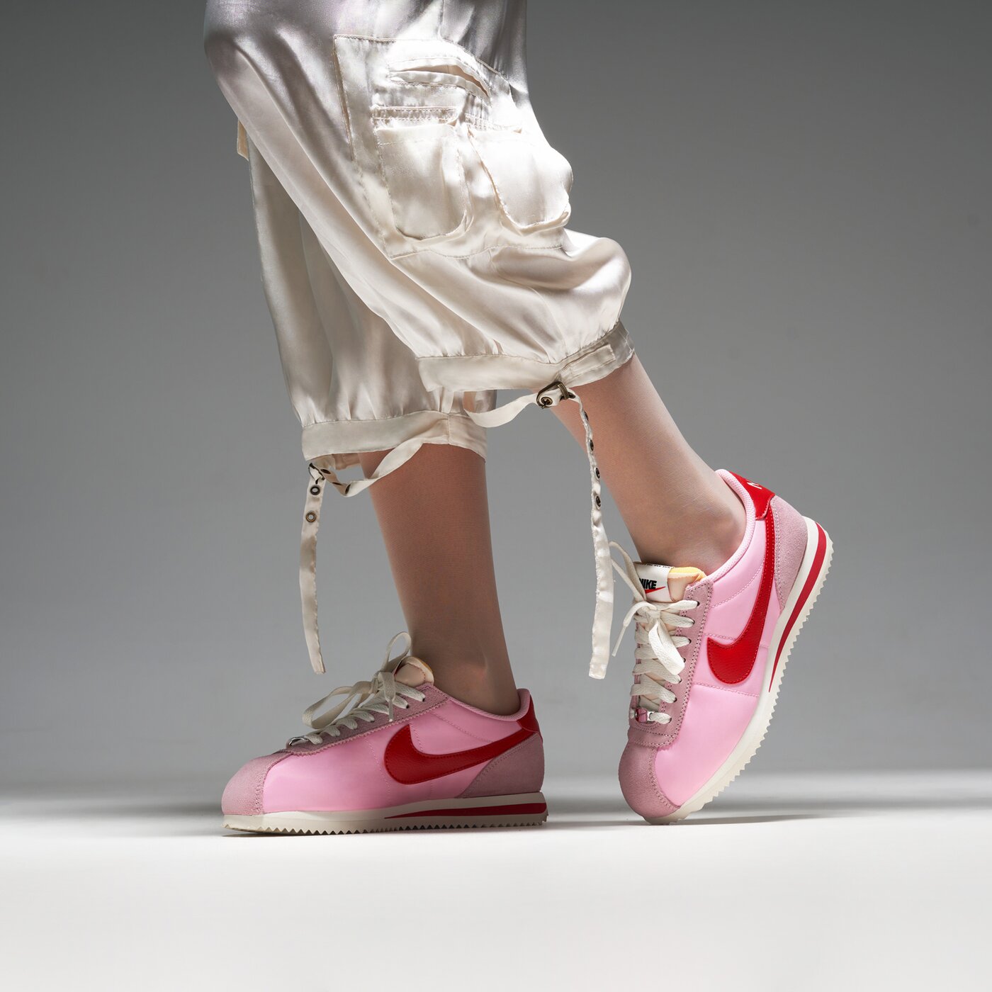 Дамски маратонки NIKE W CORTEZ TXT hf9994-600 цвят розов