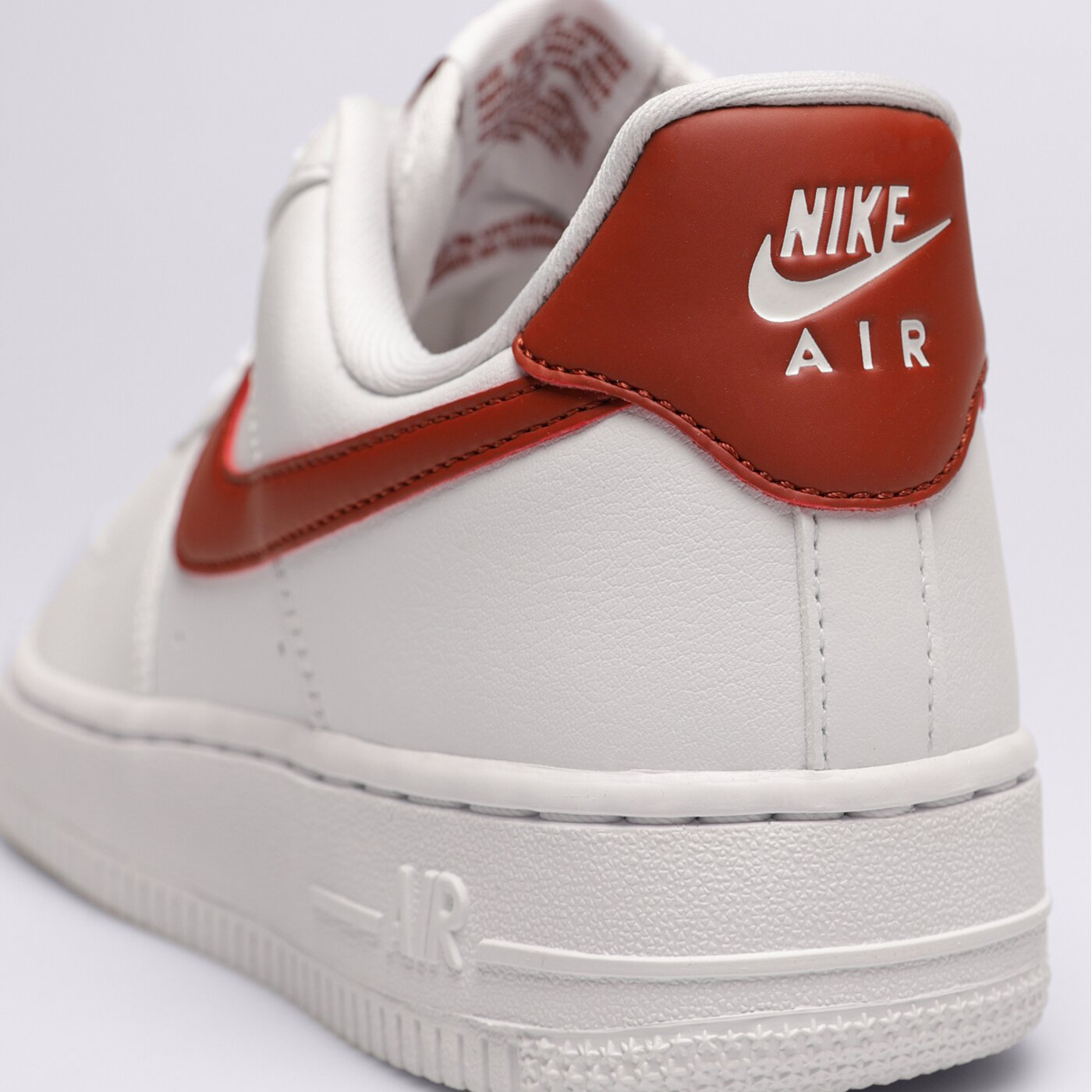 Дамски маратонки NIKE WMNS AIR FORCE 1 '07 REC dd8959-115 цвят бял