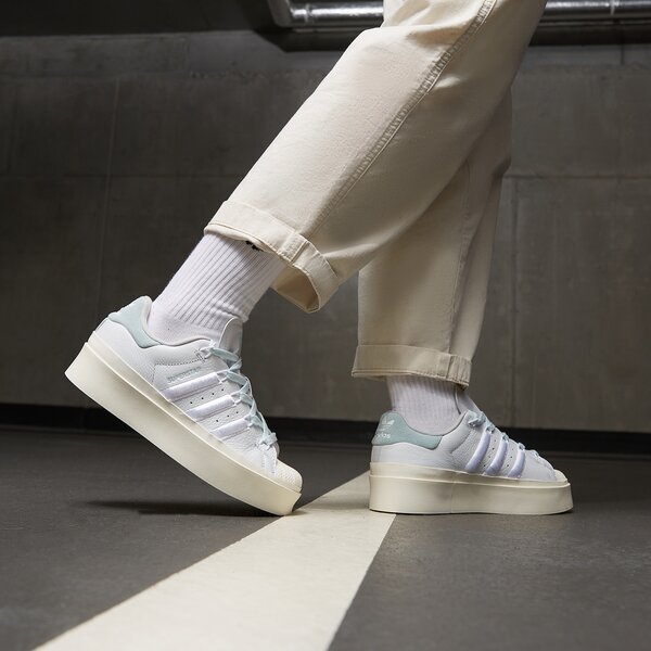 Дамски маратонки ADIDAS SUPERSTAR BONEGA W gx4352 цвят сив