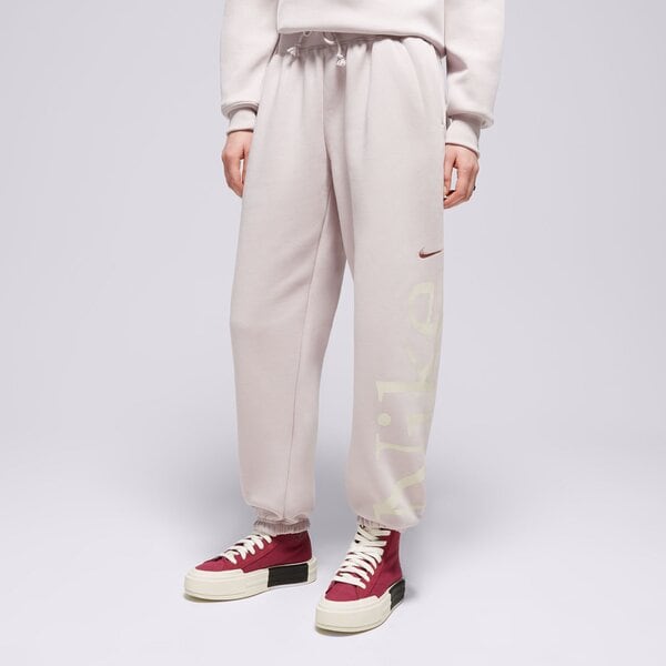 Дамски панталони NIKE ПАНТАЛОНИ W NSW PHNX FLC OS LOGO SWTPNT fn2552-019 цвят виолетов