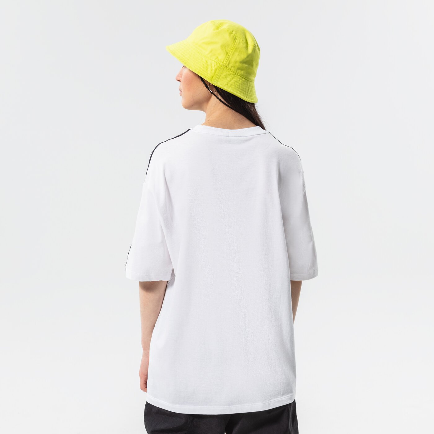 Дамска тениска ADIDAS ТЕНИСКА OVERSIZED h37796 цвят бял