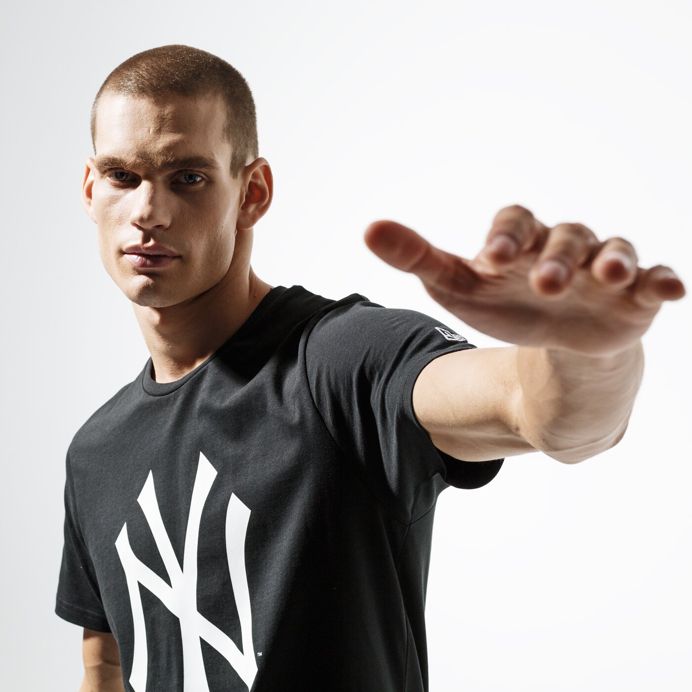 Мъжка тениска NEW ERA ТЕНИСКА SS MLB NYY BLK NEW YORK YANKEES BLK 11863697 цвят черен