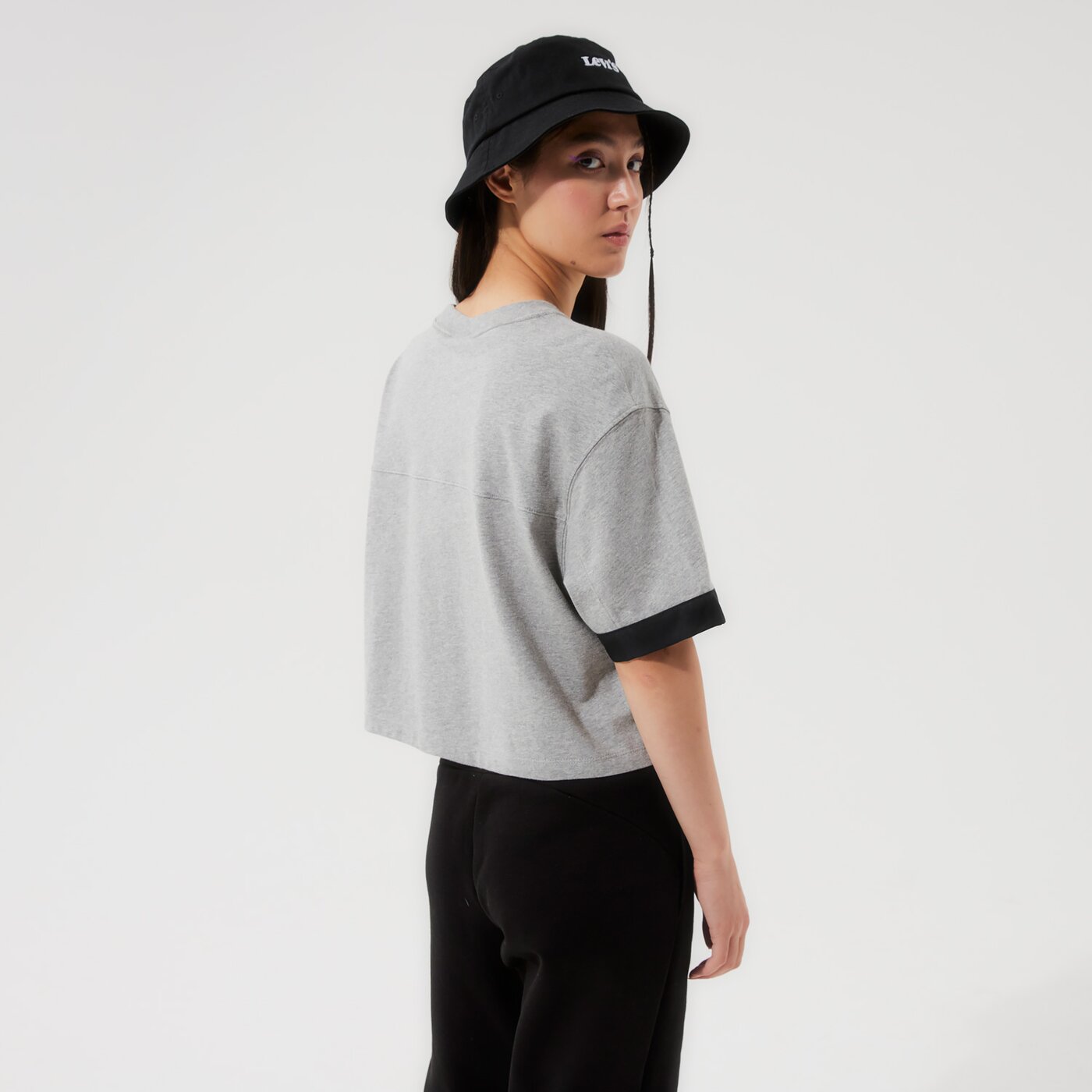 Дамска тениска NIKE ТЕНИСКА W NSW SS ТОП HTG dd5685-063 цвят сив