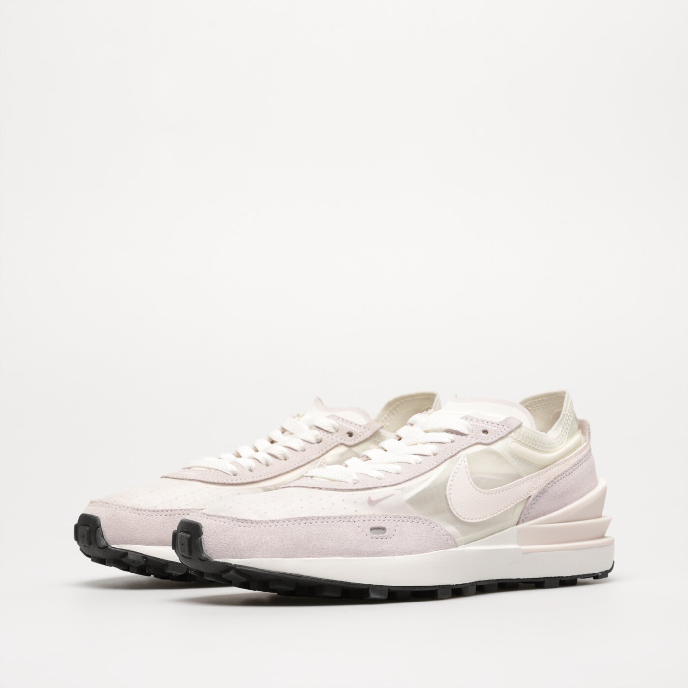 Дамски маратонки NIKE WAFFLE ONE W dn4696-100 цвят бял