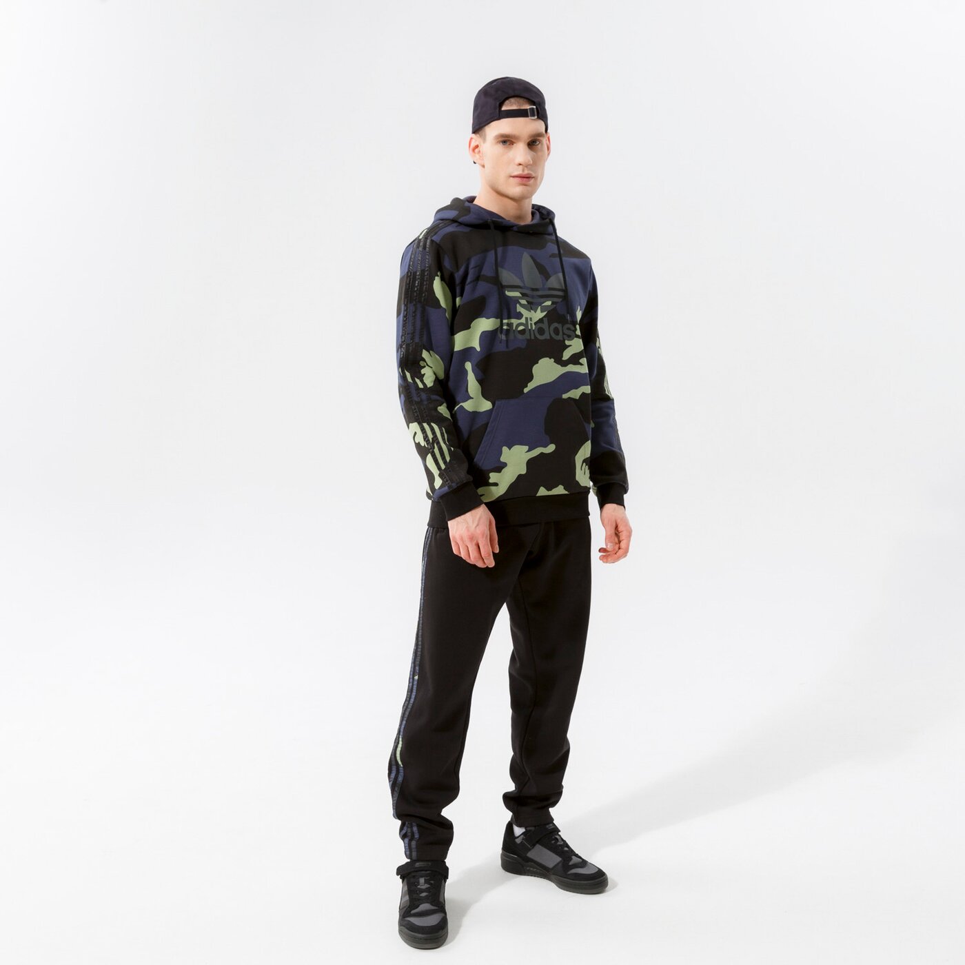 Мъжки суичър ADIDAS СУИТЧЪР С КАЧУЛКА CAMO HOODIE hf4882 цвят многоцветен