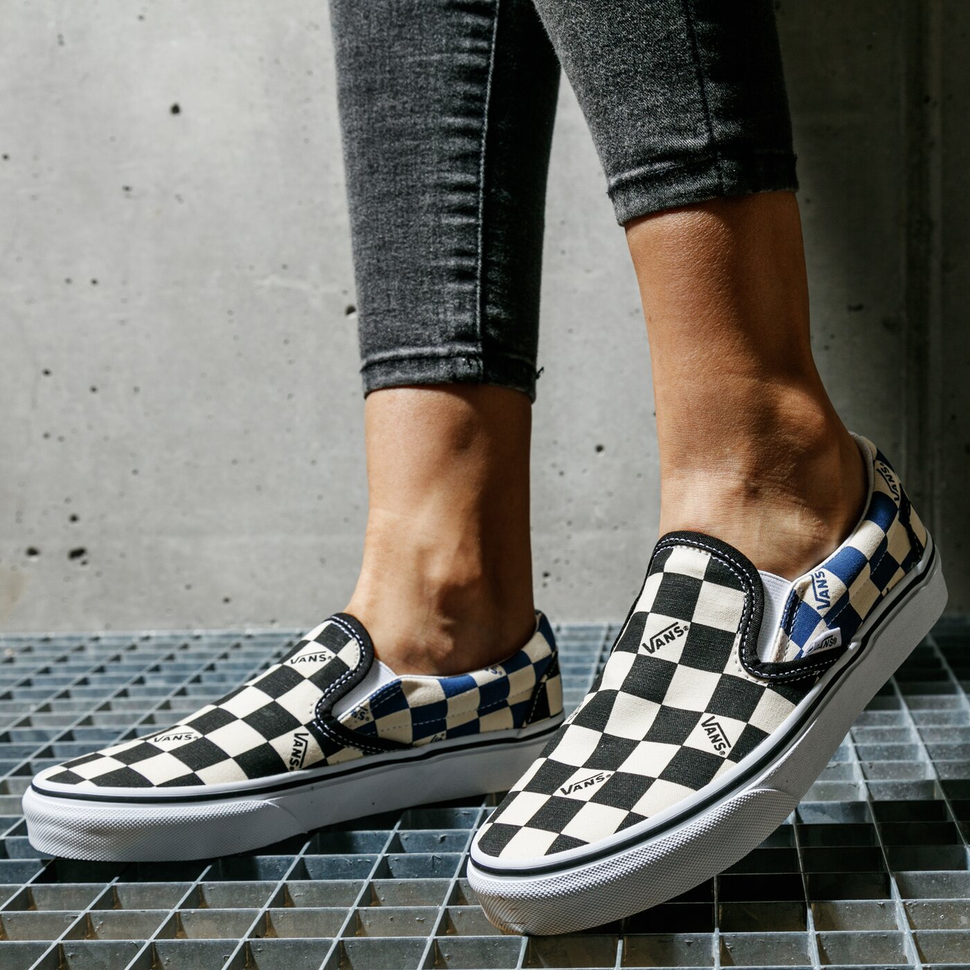 Дамски маратонки VANS UA CLASSIC SLIP-ON vn0a4u38wrt1 цвят бял