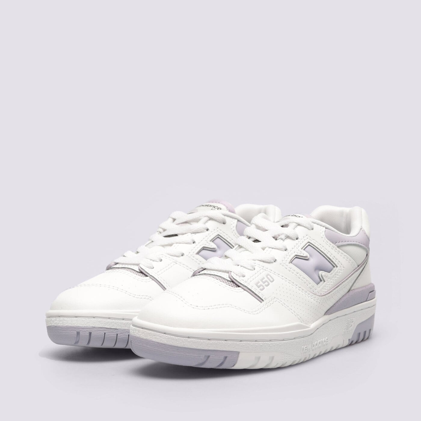 Дамски маратонки NEW BALANCE 550  bbw550bv цвят бял