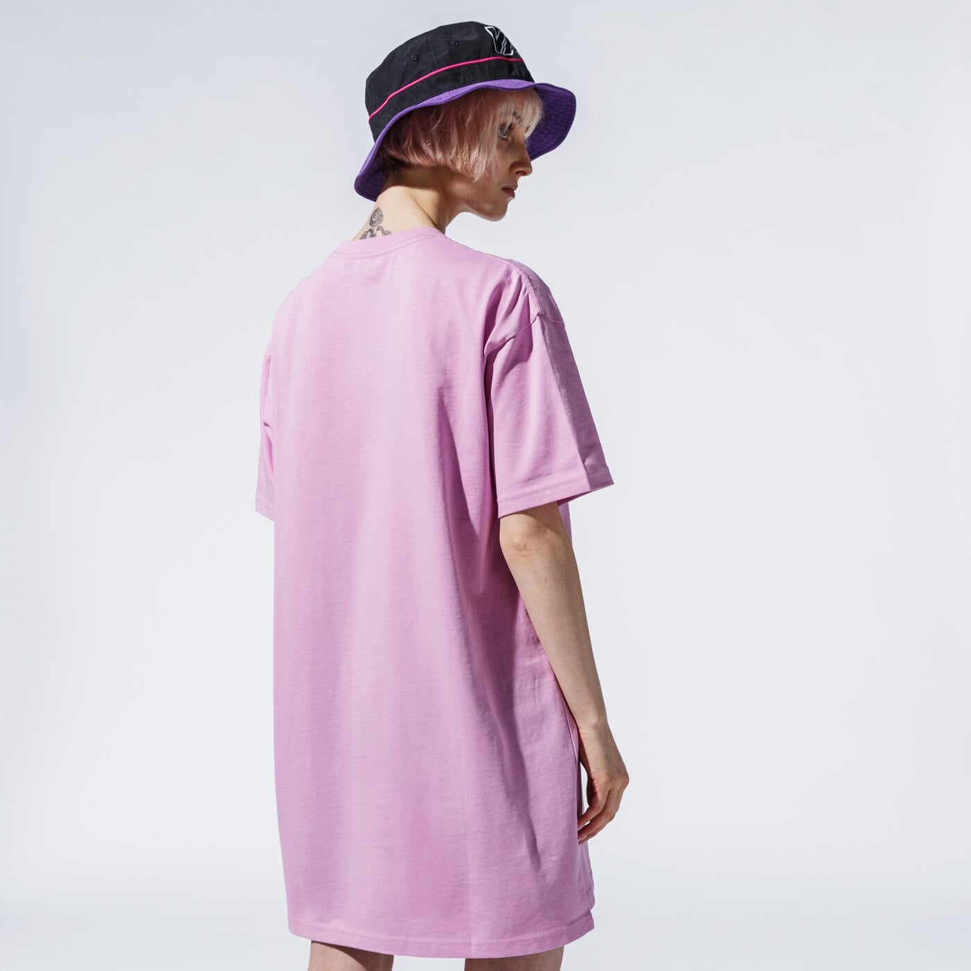 Дамски VANS РОКЛЯ WM CENTER VEE TEE АНЦУГS ORCHID vn0a4ru20fs1 цвят виолетов