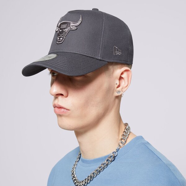 Мъжка шапка с козирка NEW ERA ШАПКА NBA EFRAME BULLS CHICAGO BULLS 60503558 цвят сив