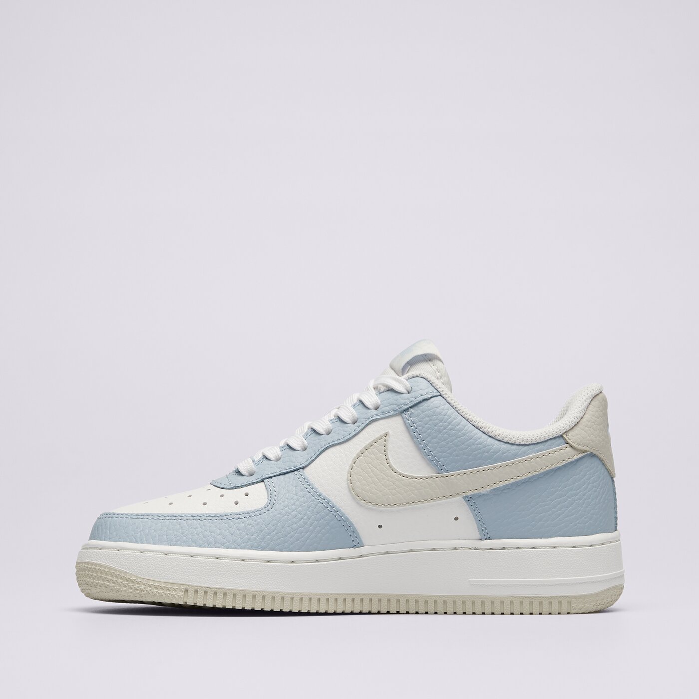 Дамски маратонки NIKE W AIR FORCE 1 '07  hf0022-400 цвят син