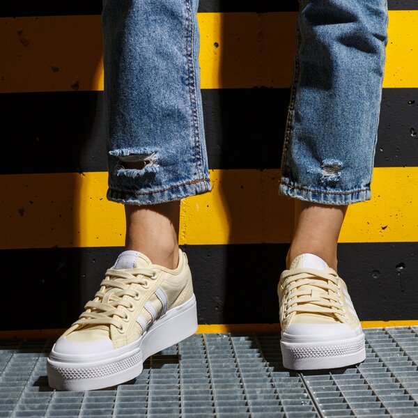 Дамски маратонки ADIDAS NIZZA PLATFORM W gz8856 цвят бежов